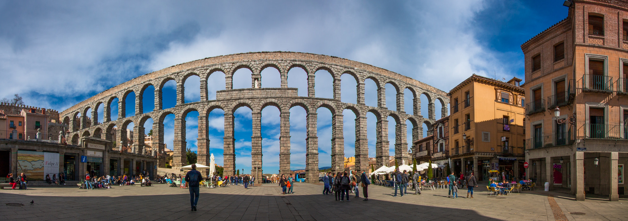 Canon EOS 450D (EOS Rebel XSi / EOS Kiss X2) sample photo. The ancient roman aquaduct of segovia, spain. photography