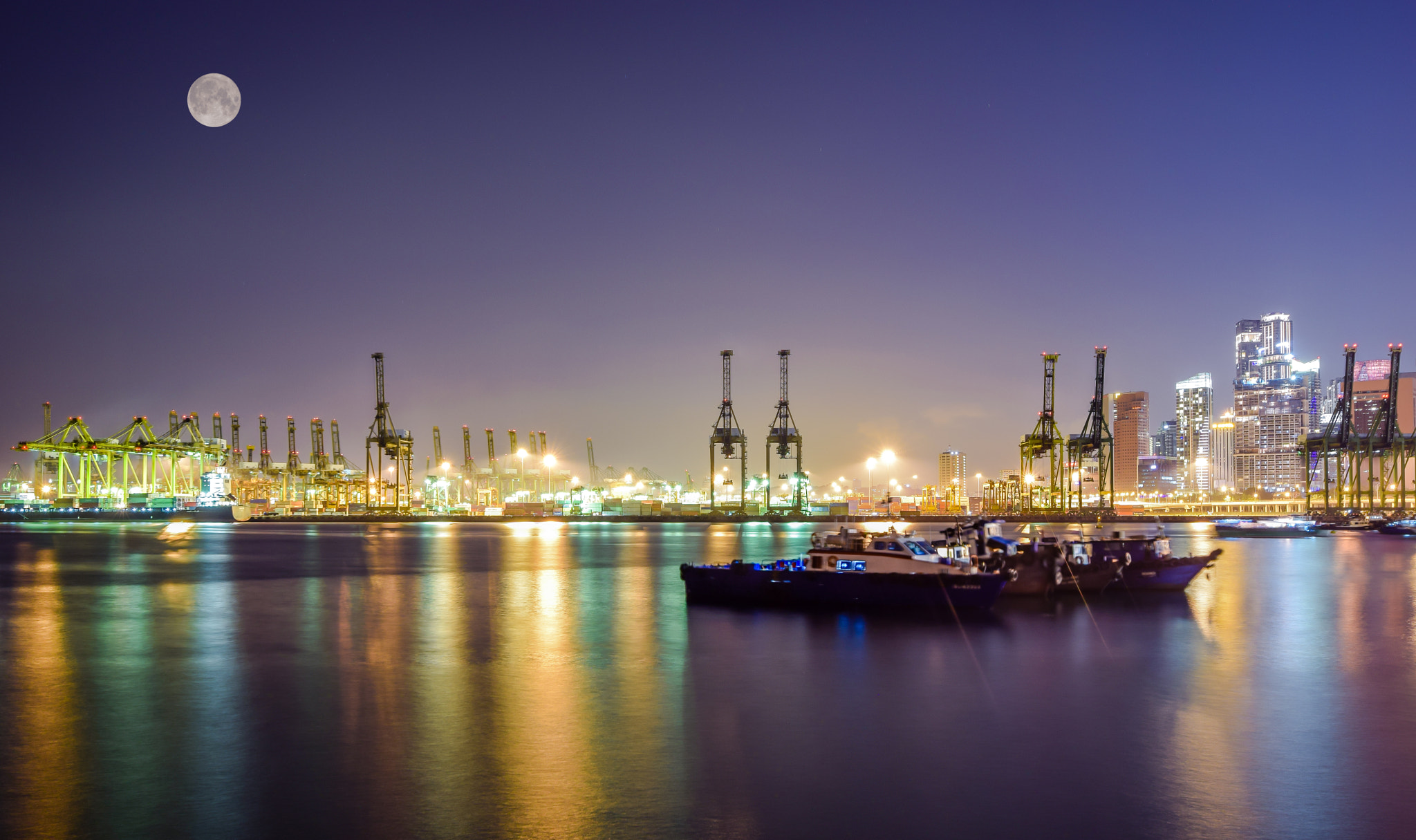 Nikon AF-S Nikkor 16-35mm F4G ED VR sample photo. Harbour by the night !!! photography