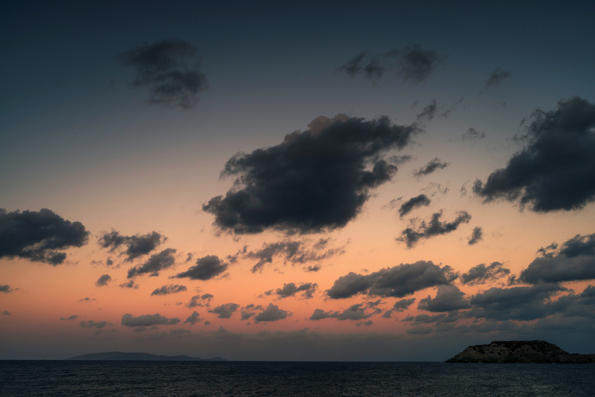 HD Pentax-FA 35mm F2 AL sample photo. Sea and sky photography