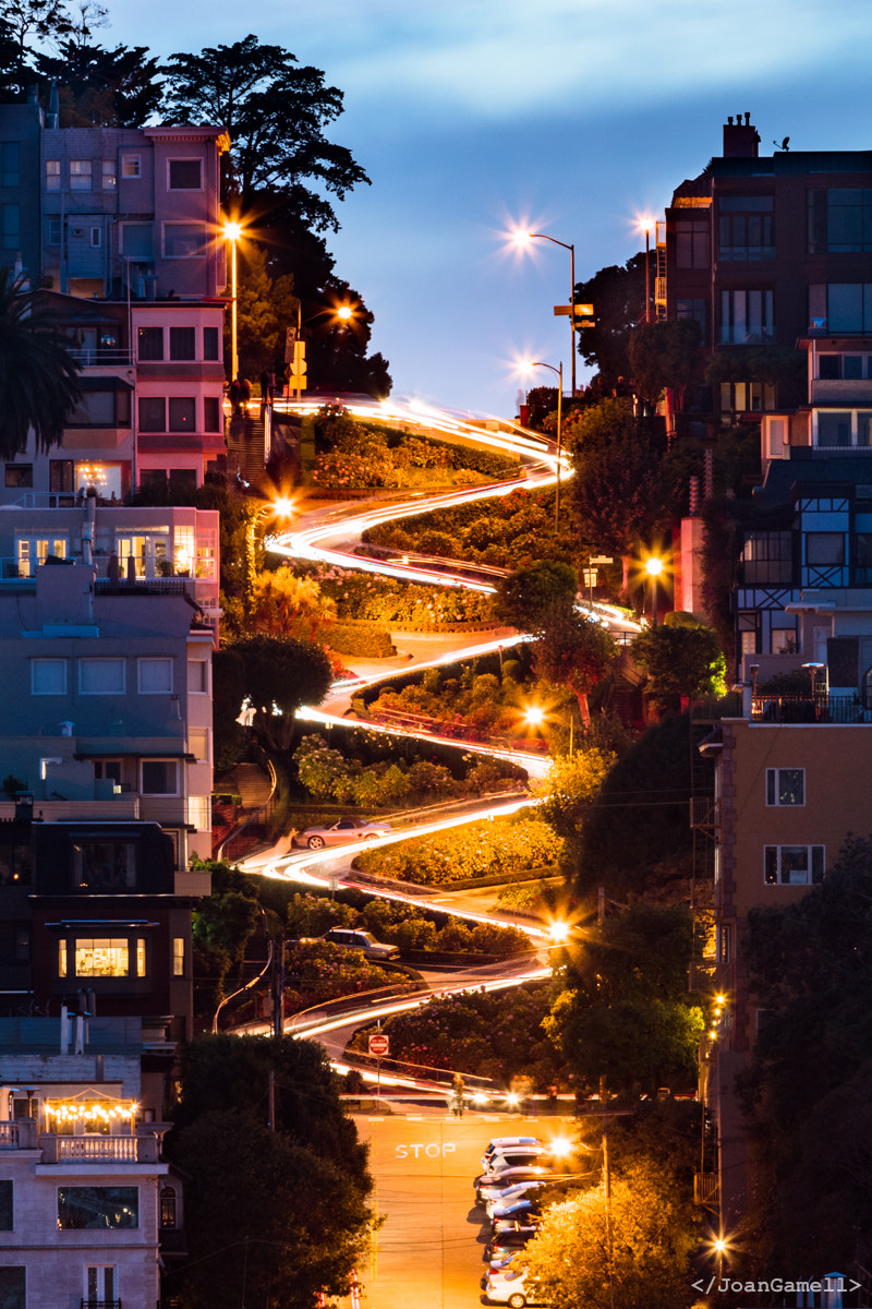 Canon EF 70-300mm F4-5.6L IS USM sample photo. Lombard street at night photography