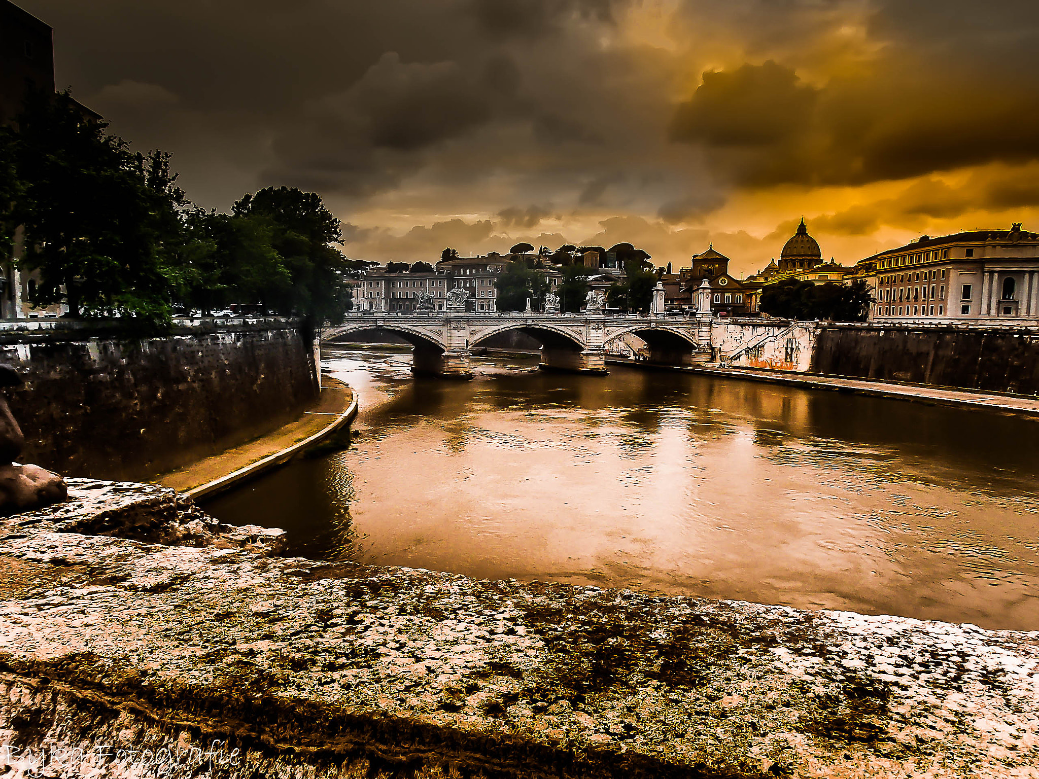 Olympus VR310,D720 sample photo. Sunset in rome  photography