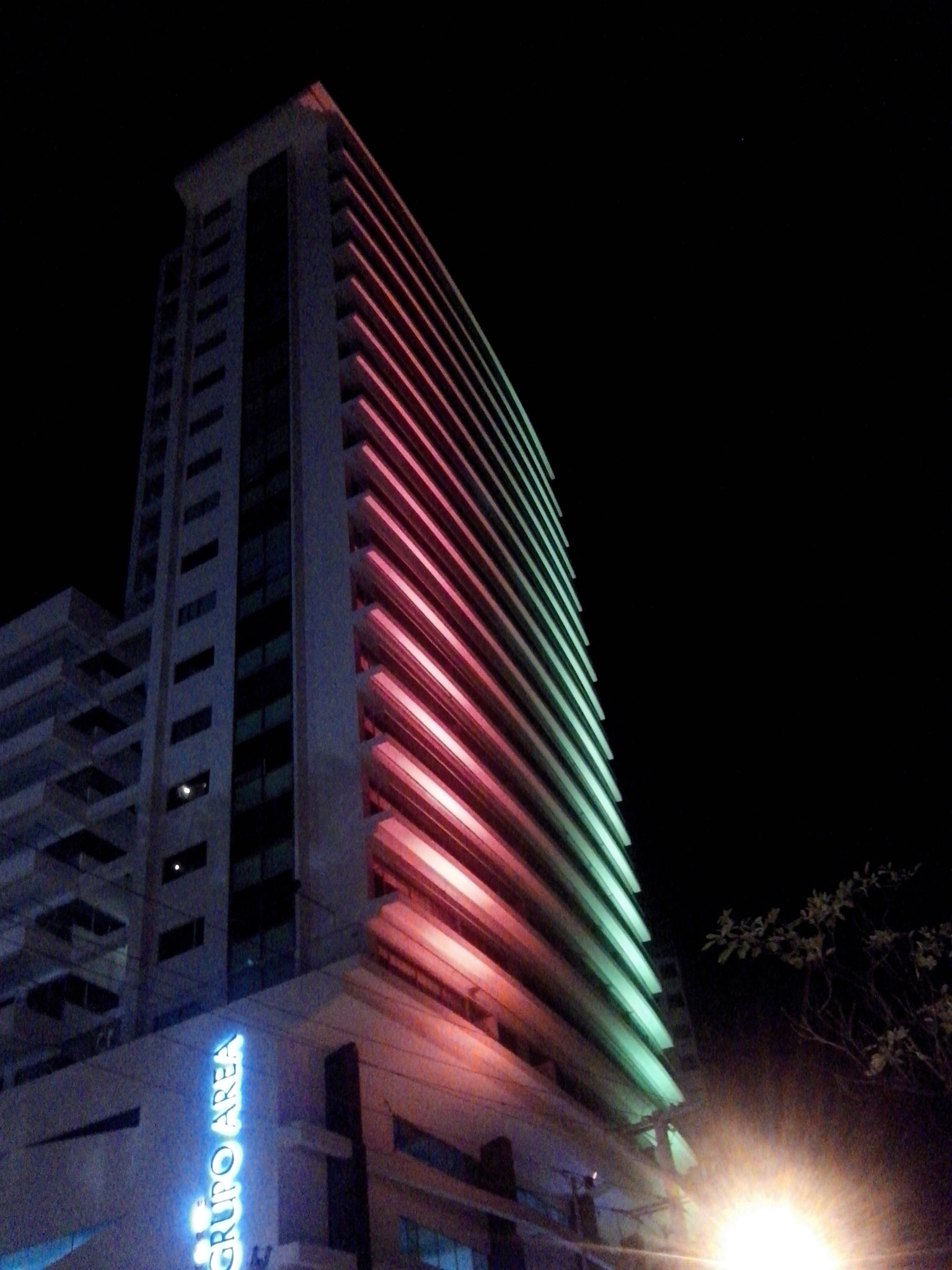 Motorola RAZR D3 sample photo. Luces de la noche photography