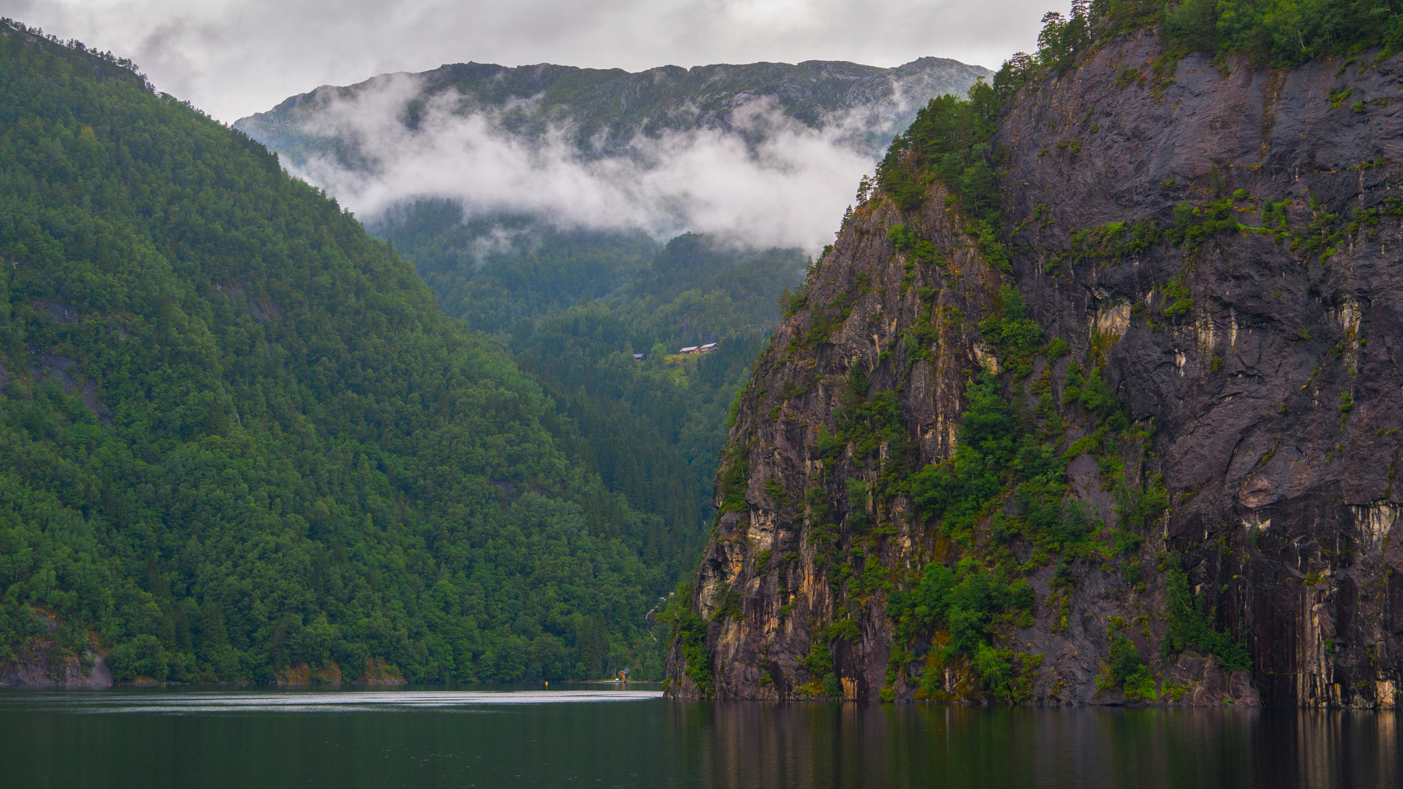 Sony a7R II + Sony 70-400mm F4-5.6 G SSM sample photo. Norway photography