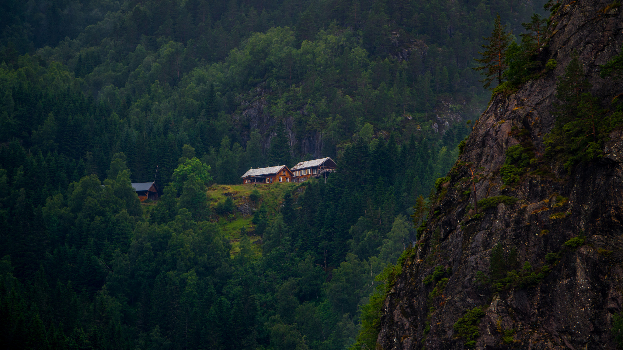 Sony a7R II + Sony 70-400mm F4-5.6 G SSM sample photo. Norway photography