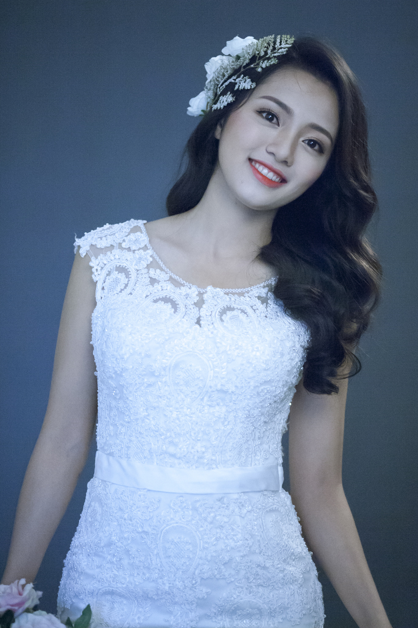 Canon EOS 5D + Canon EF 135mm F2L USM sample photo. Beautiful girl photography