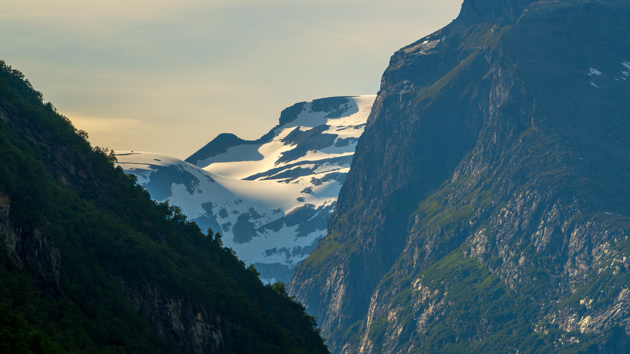 Sony a7R II + Sony 70-400mm F4-5.6 G SSM sample photo. Norway photography