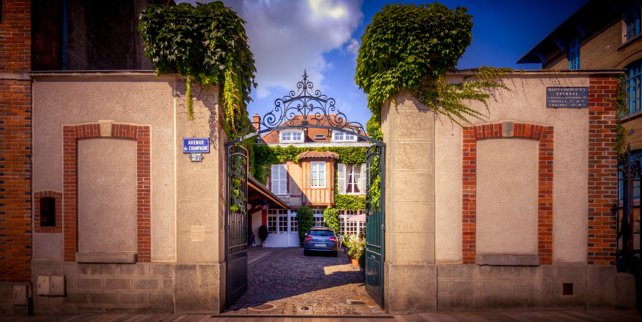 Canon EOS 6D + Canon EF 11-24mm F4L USM sample photo. A cute little house in the street of champagne in france . photography