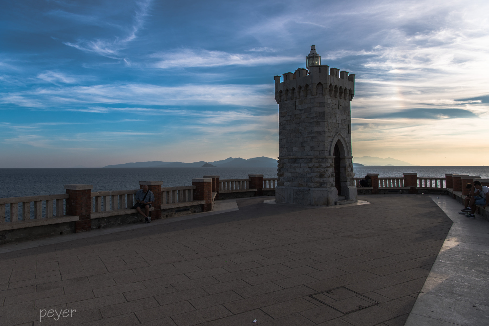 Nikon AF-S Nikkor 24-70mm F2.8E ED VR sample photo. Evening mood photography