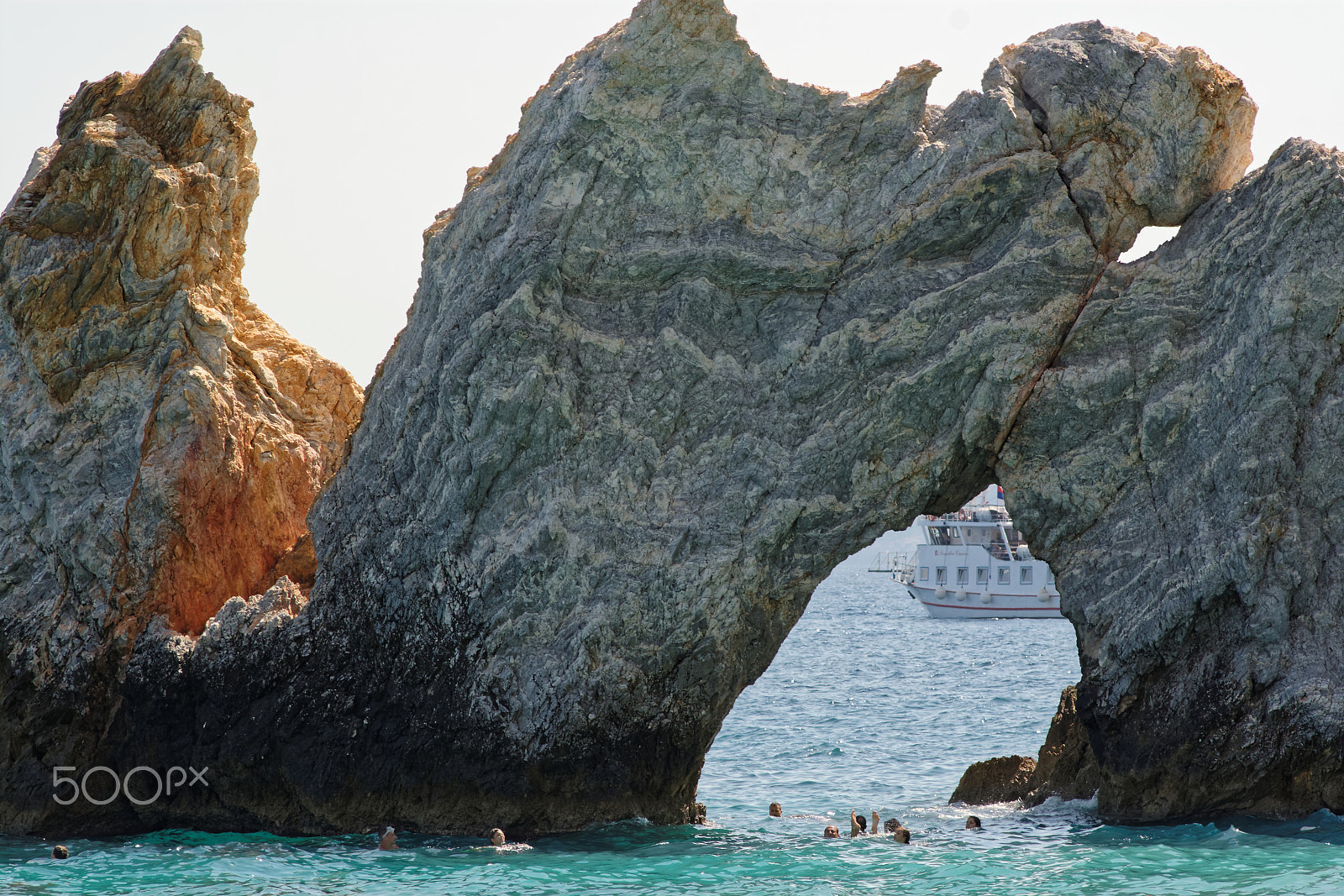 Nikon D7100 + AF Nikkor 180mm f/2.8 IF-ED sample photo. Lalaria - swiming under rocks photography