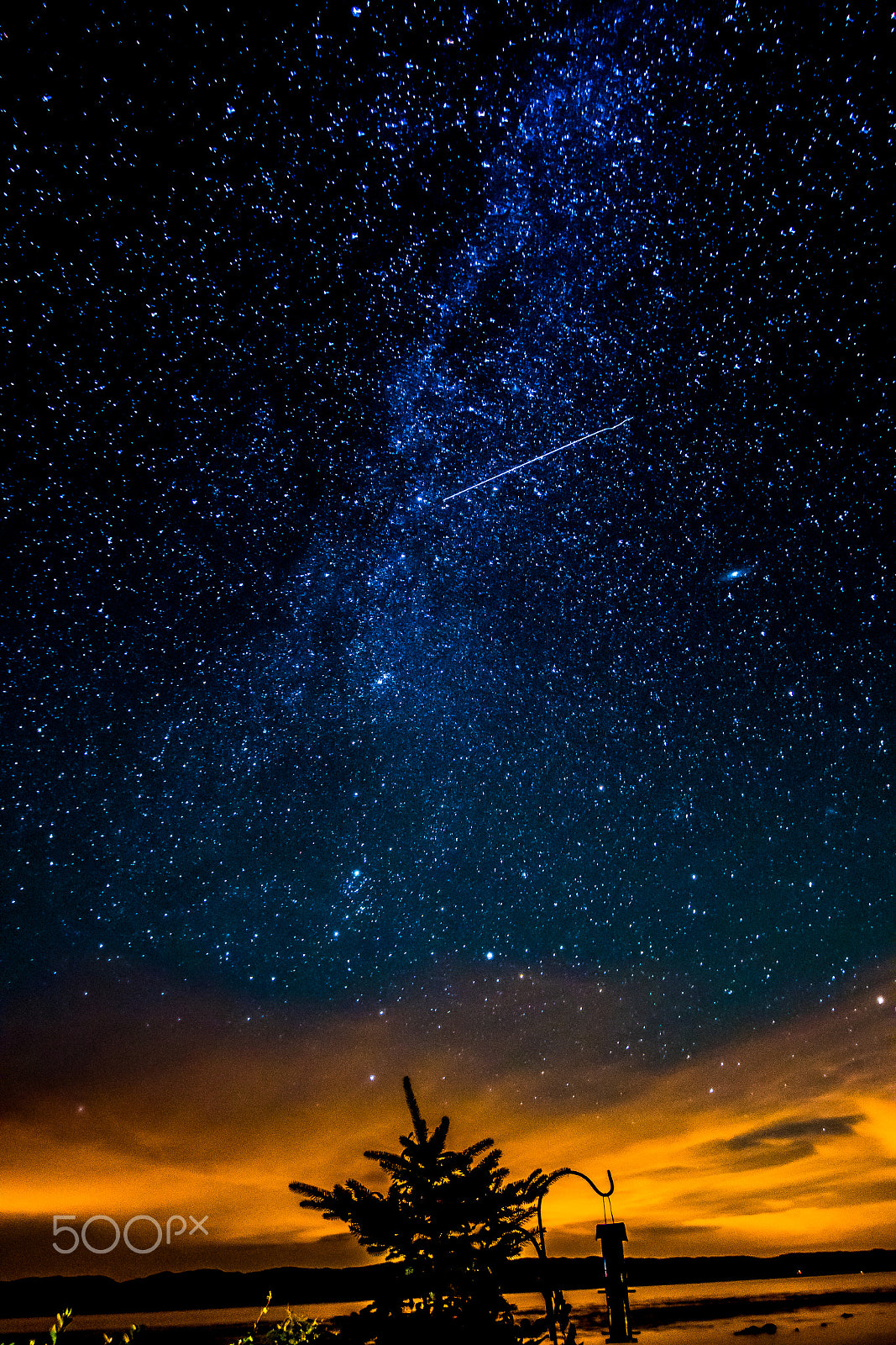 Sony a7R II + 11-16mm F2.8 G sample photo. Dropped star or fighter plane photography