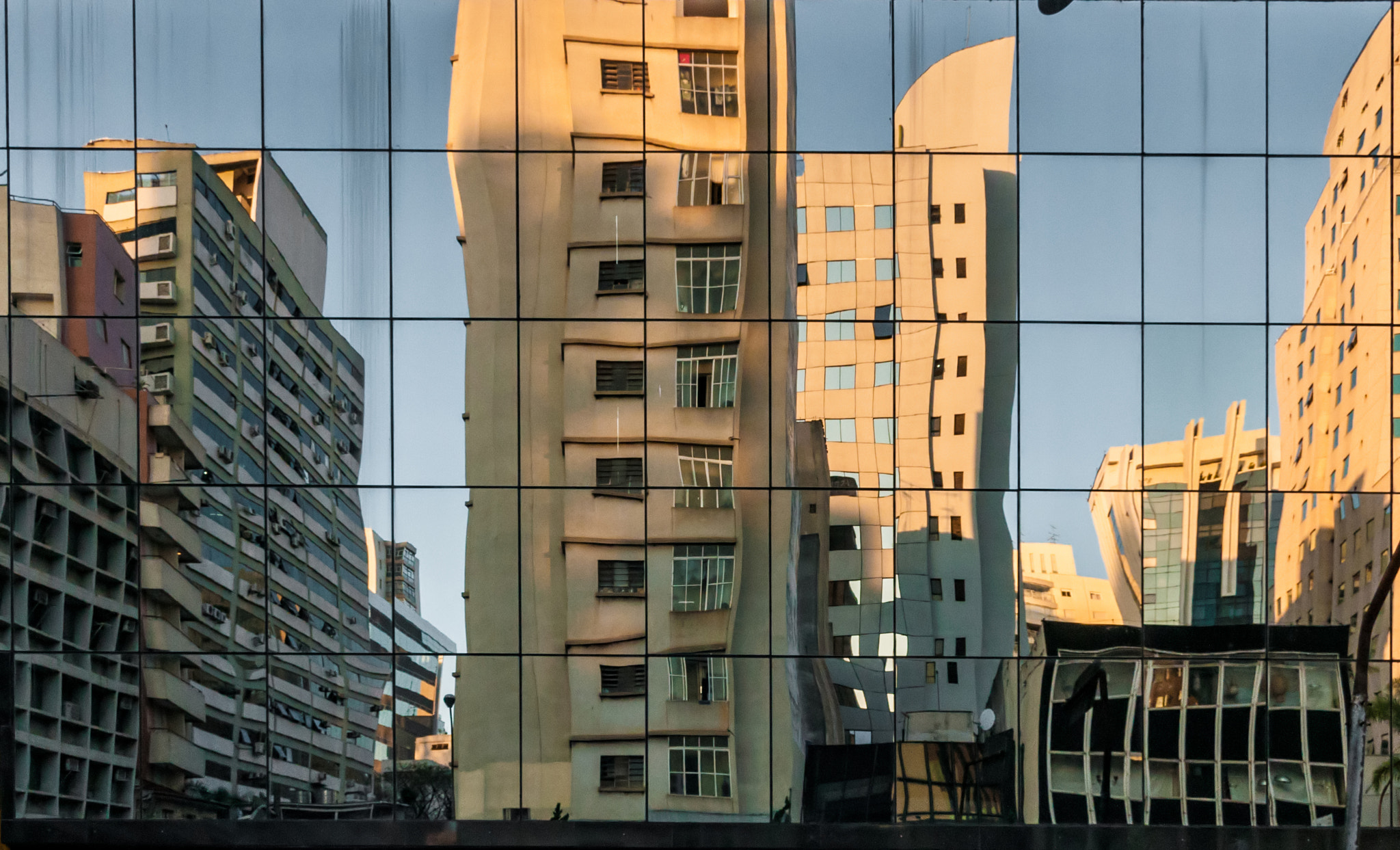 Nikon D300 + Sigma 18-50mm F2.8 EX DC Macro sample photo. Reflex in consolção street são paulo photography