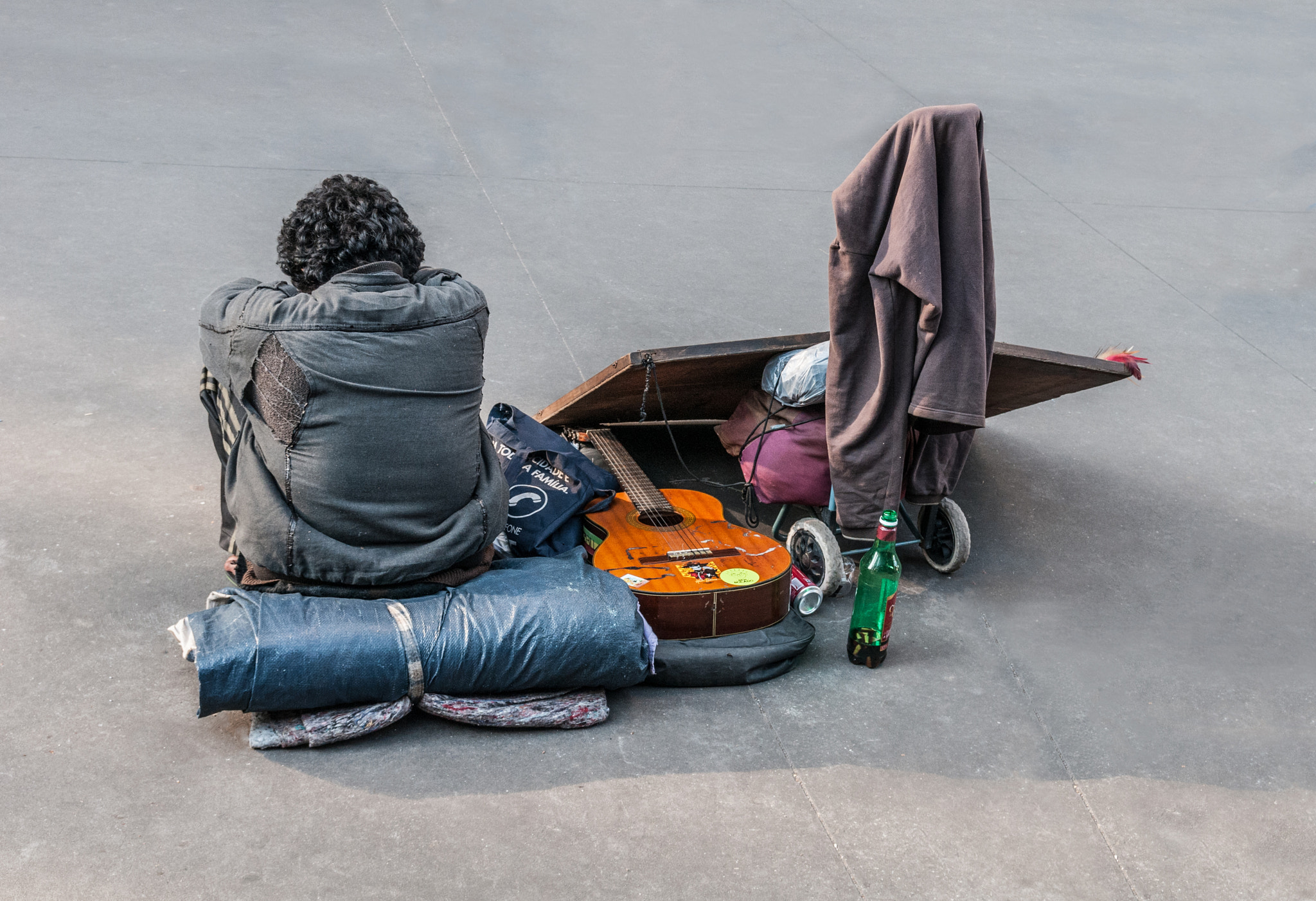 Nikon D300 + Sigma 18-50mm F2.8 EX DC Macro sample photo. Homeless in paulista avenue photography