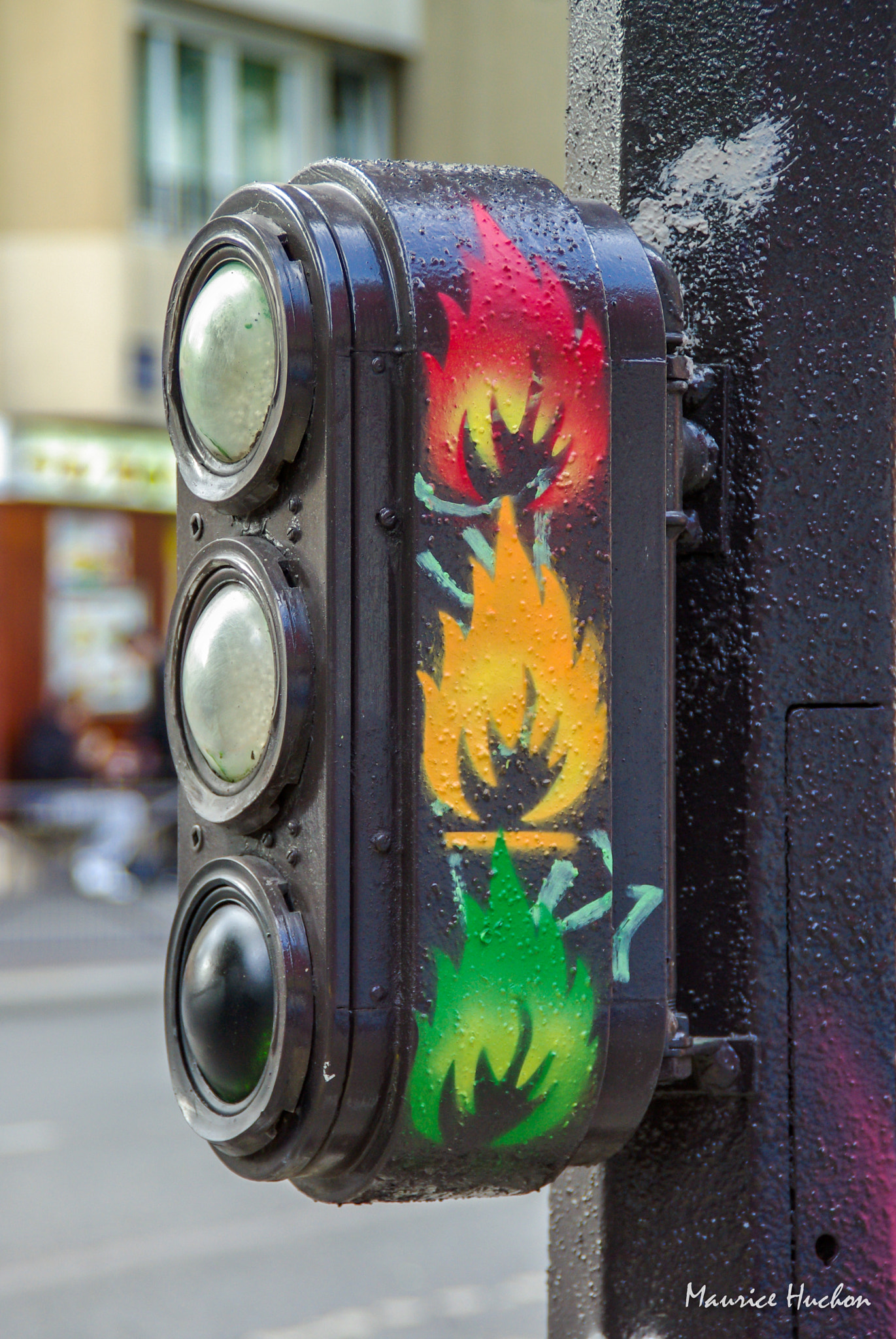 Tamron AF 18-200mm F3.5-6.3 XR Di II LD Aspherical (IF) Macro sample photo. Feux tricolores (paris) photography