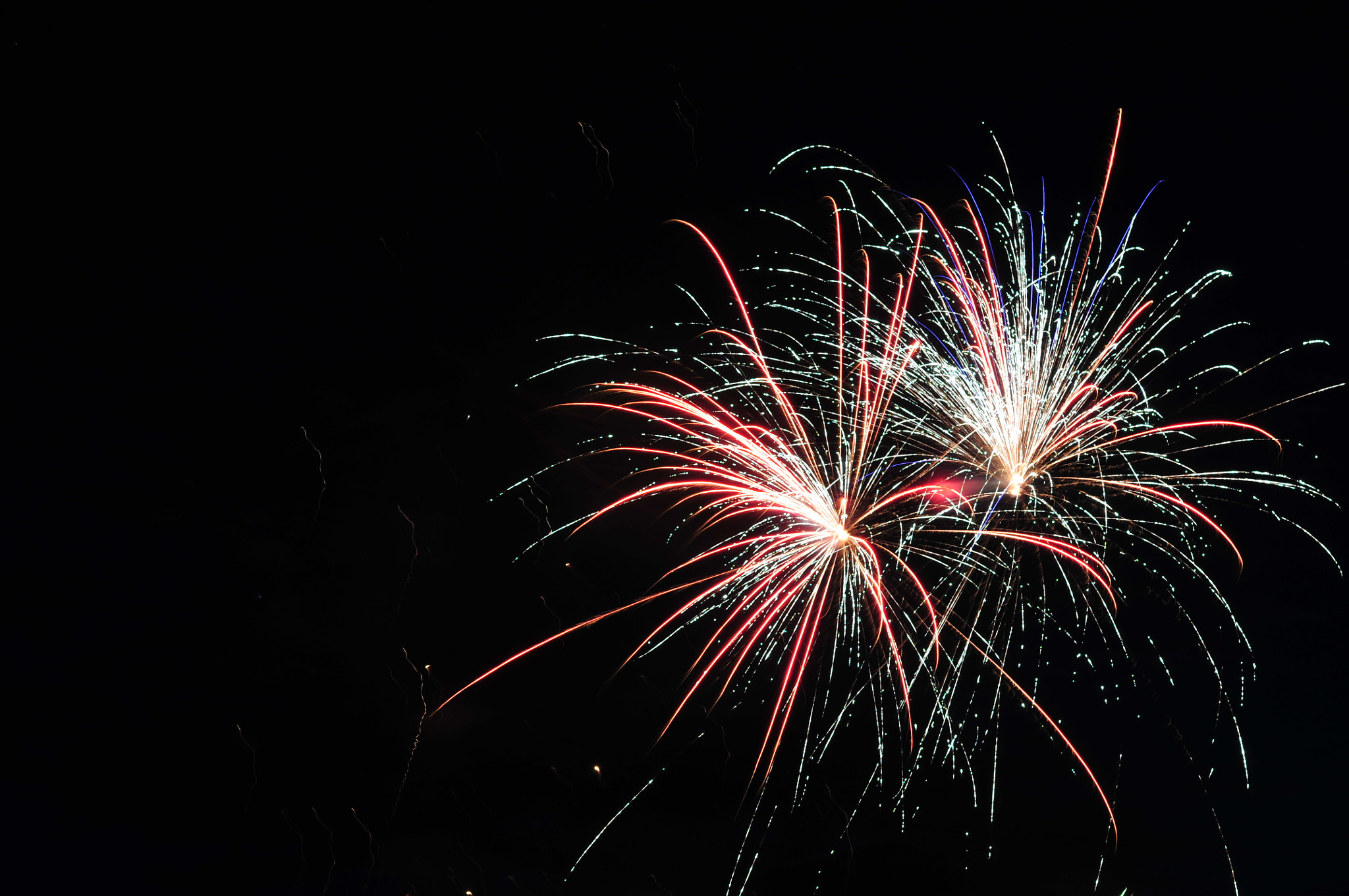Nikon D300 + Nikon AF Nikkor 85mm F1.8D sample photo. Fireworks in september photography