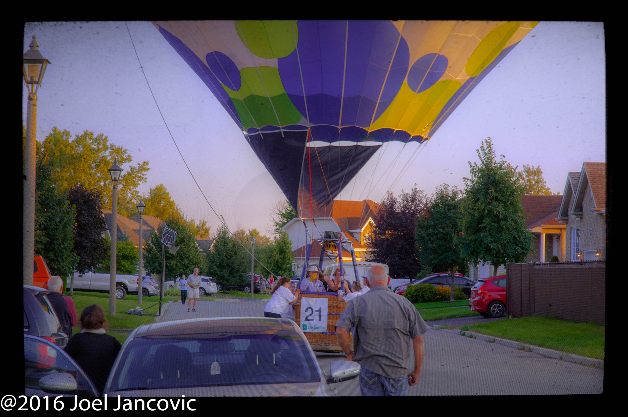 Nikon D5000 sample photo. Landing photography
