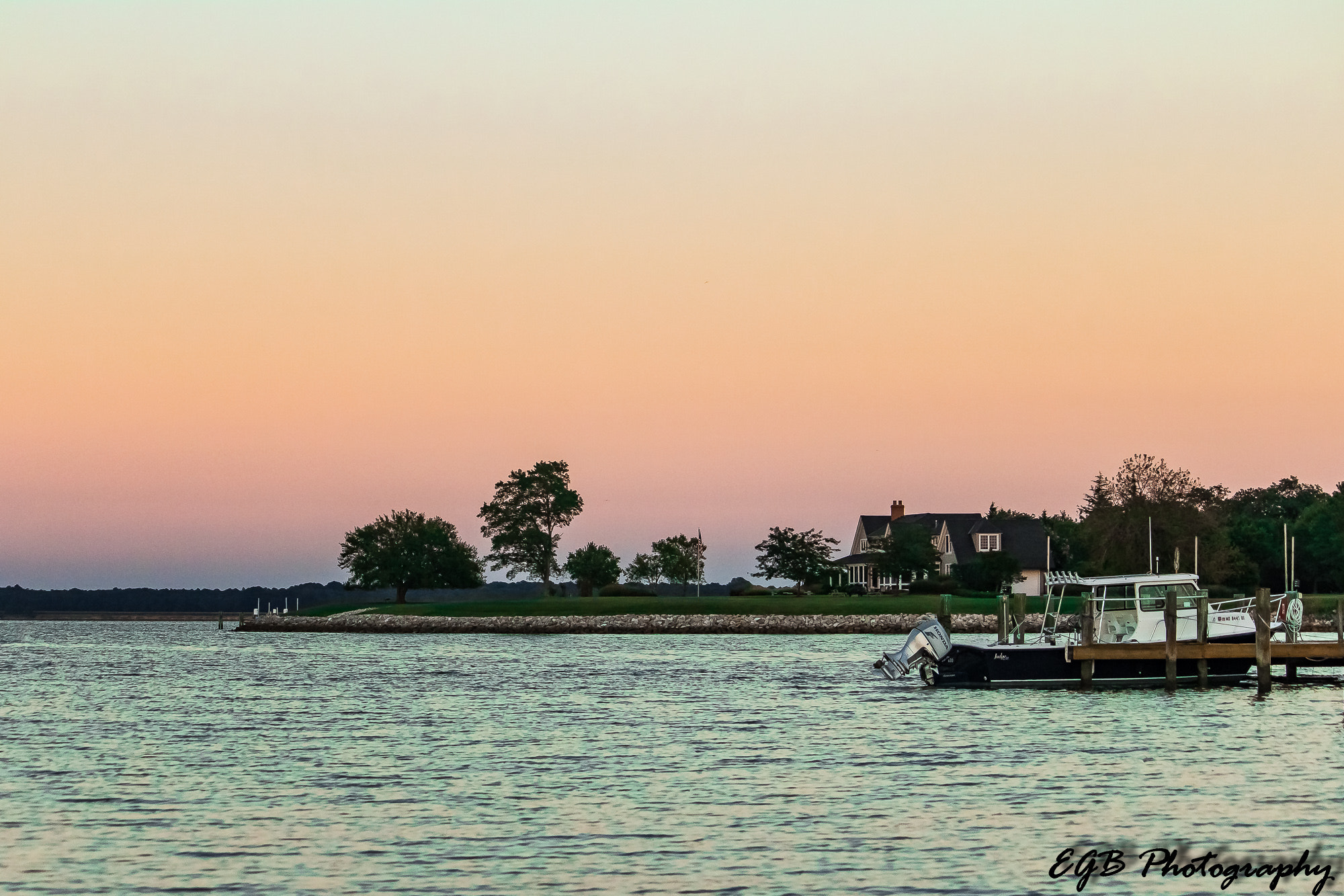 Canon EF-S 55-250mm F4-5.6 IS sample photo. As the sun sets photography