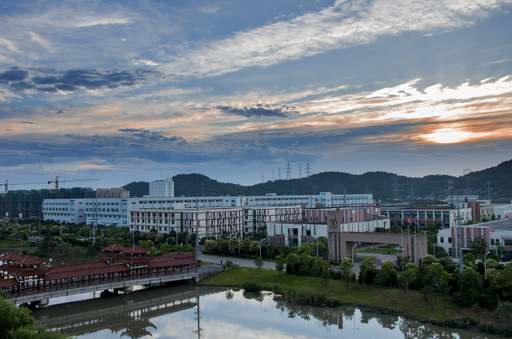 Pentax smc DA 18-55mm F3.5-5.6 AL WR sample photo. Sunset photography