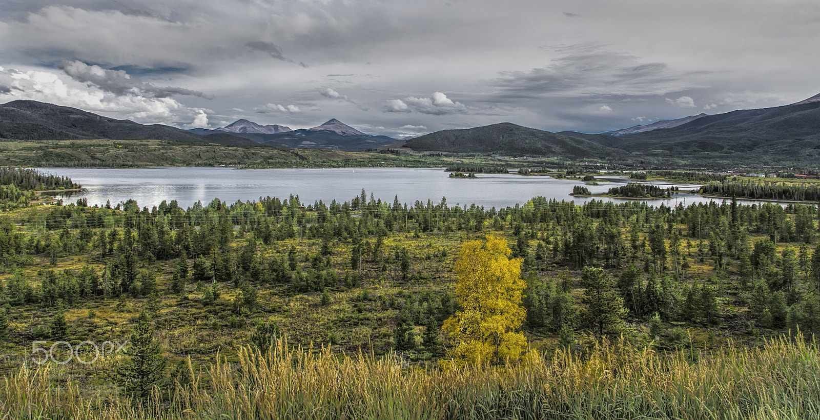 Sony a6000 + Sony DT 16-50mm F2.8 SSM sample photo. Lake dillon scenes - mount guyat and bald mountain photography