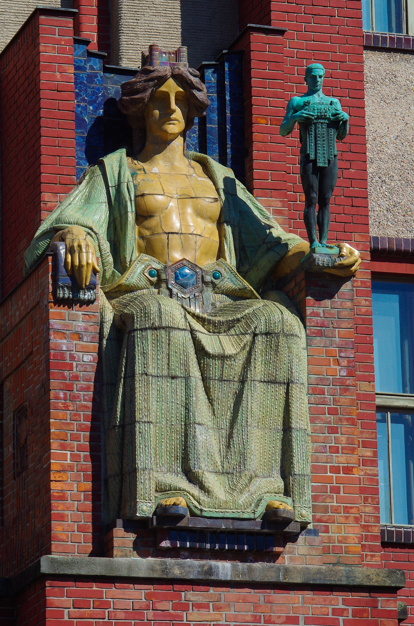 Pentax K-30 + Sigma sample photo. Statue of industry photography