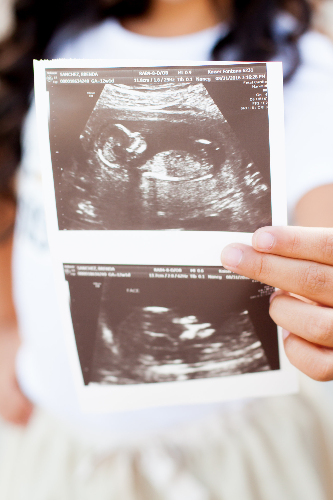 Canon EOS 500D (EOS Rebel T1i / EOS Kiss X3) sample photo. Pregnancy announcement photography