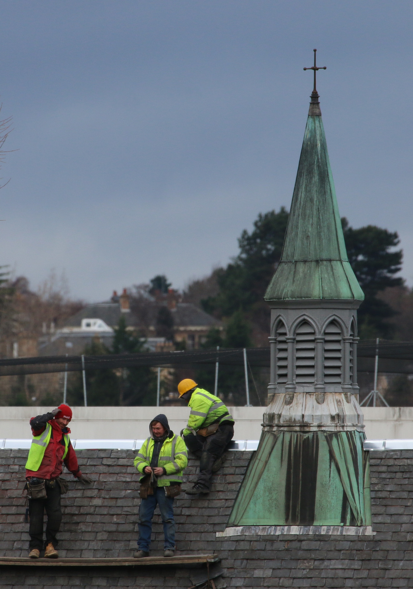 Canon EF 100-400mm F4.5-5.6L IS USM sample photo. Up on the roof photography