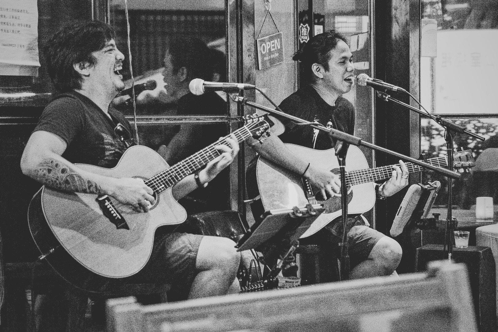 Canon EOS 760D (EOS Rebel T6s / EOS 8000D) sample photo. Music and beer. photography
