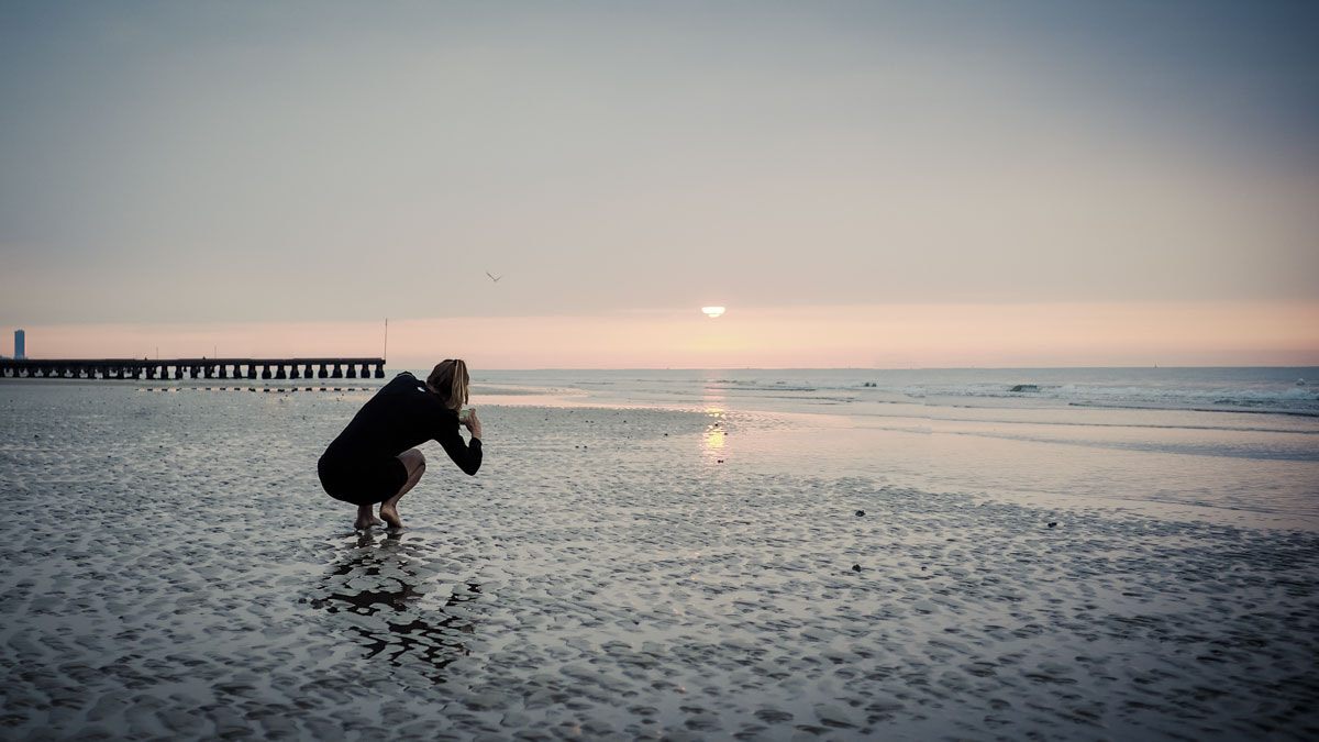 Olympus OM-D E-M5 II + Panasonic Leica DG Summilux 25mm F1.4 II ASPH sample photo. Waiting for the sunrise photography