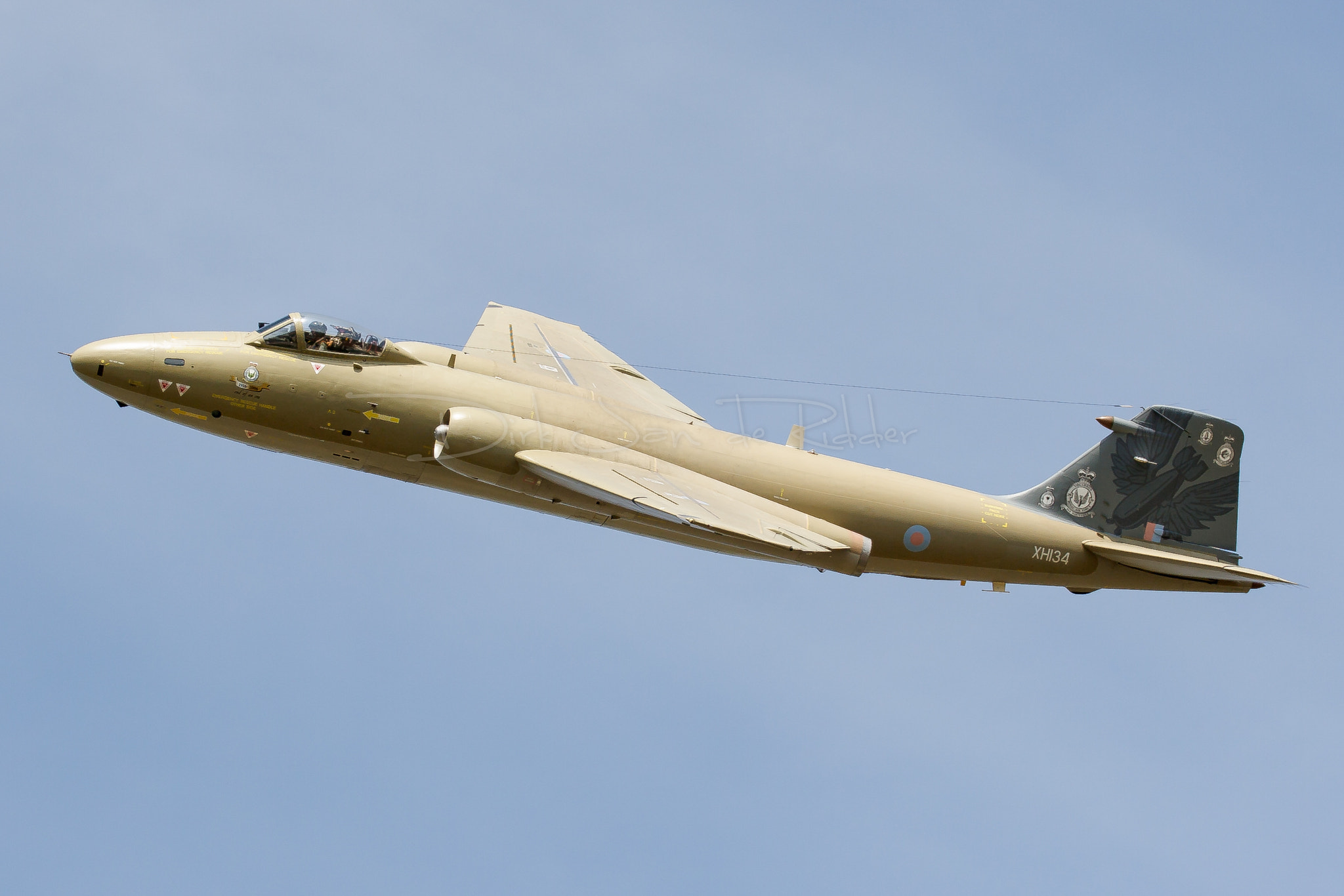 Canon EOS 20D + Canon EF 100-400mm F4.5-5.6L IS USM sample photo. Royal air force canberra pr9 xh134 photography