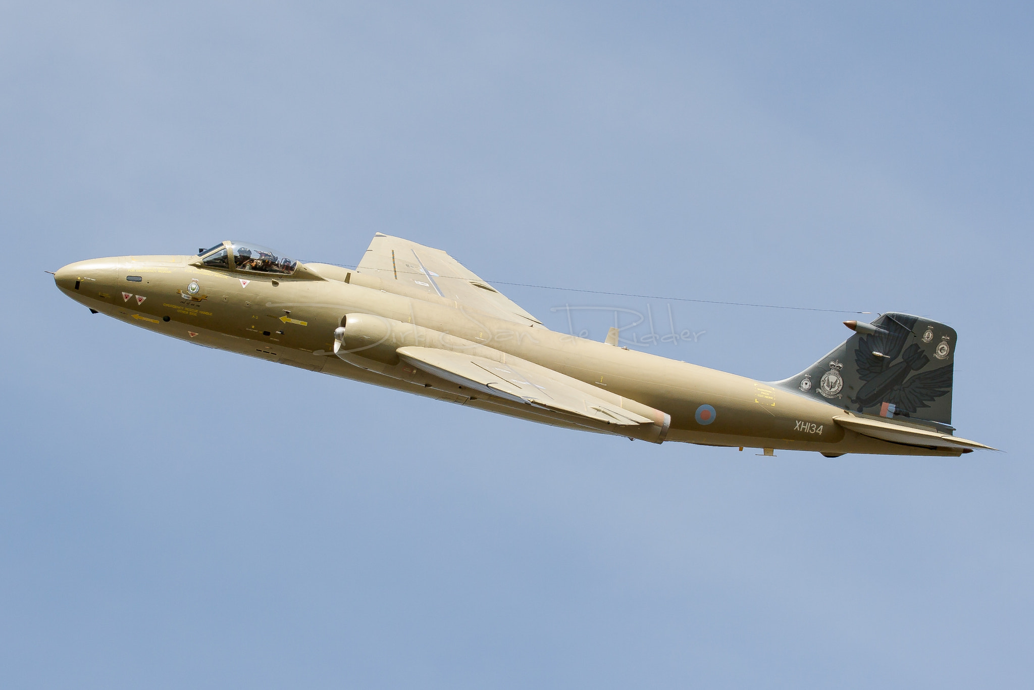 Canon EF 100-400mm F4.5-5.6L IS USM sample photo. Royal air force canberra pr9 xh134 photography