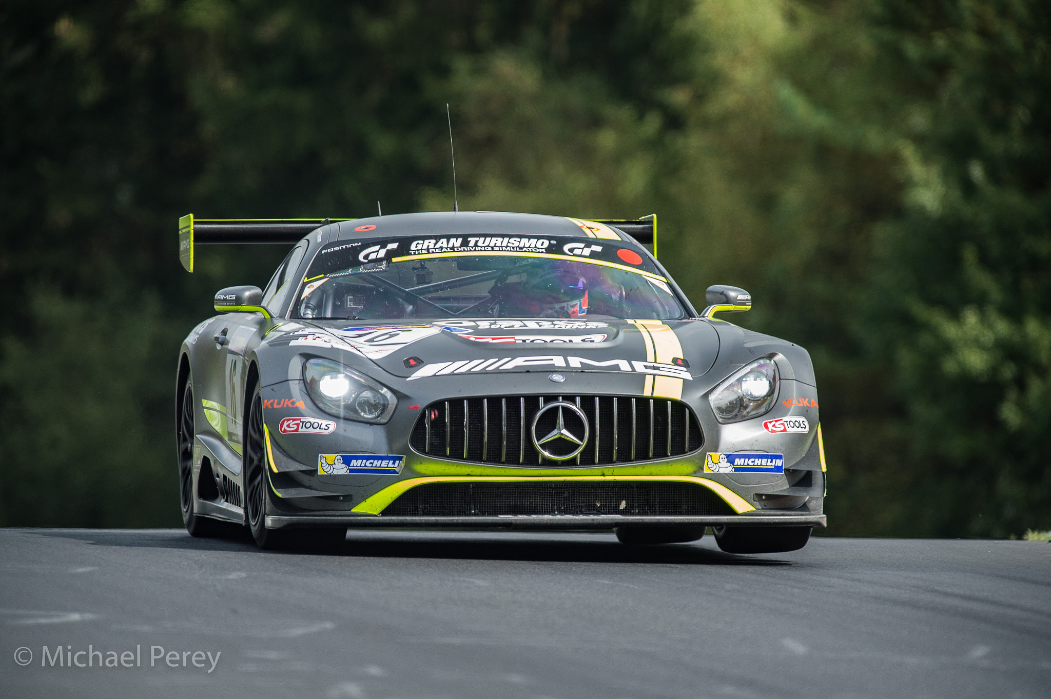Nikon AF-S Nikkor 300mm F2.8G ED-IF VR sample photo. Vln 6h racing photography