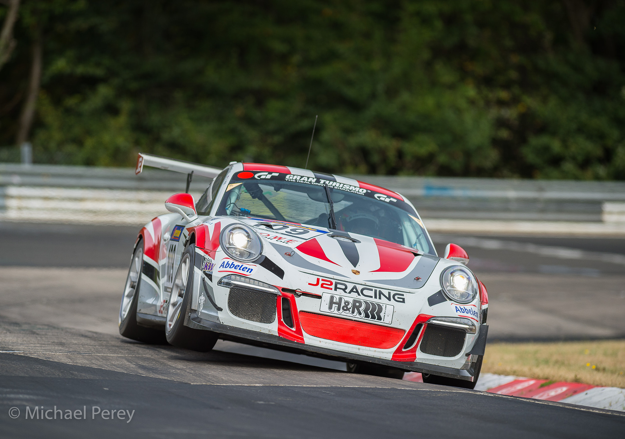 Nikon AF-S Nikkor 300mm F2.8G ED-IF VR sample photo. Vln 6h racing photography