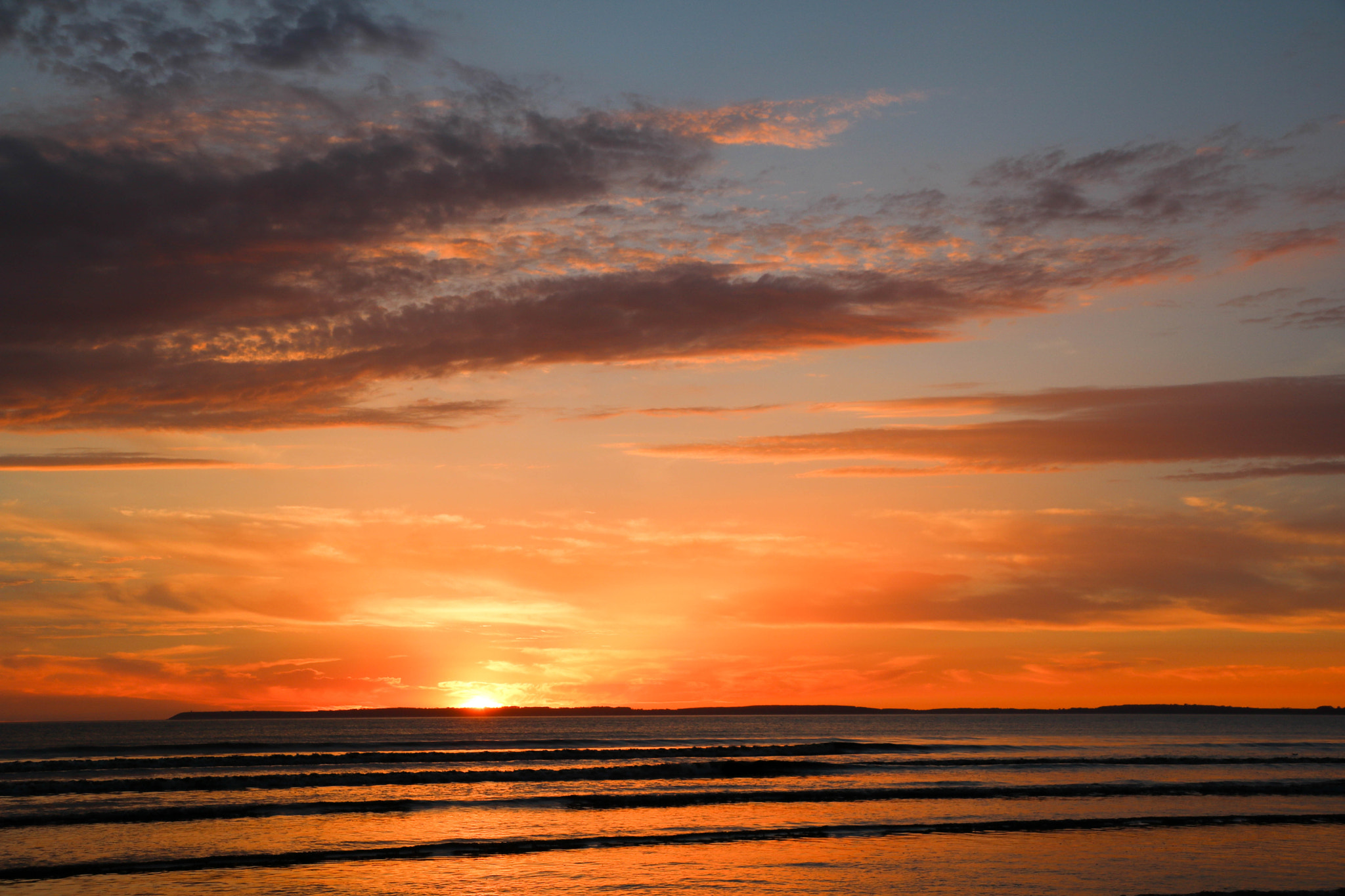 Canon EF-S 17-85mm F4-5.6 IS USM sample photo. Sunset on the beach photography