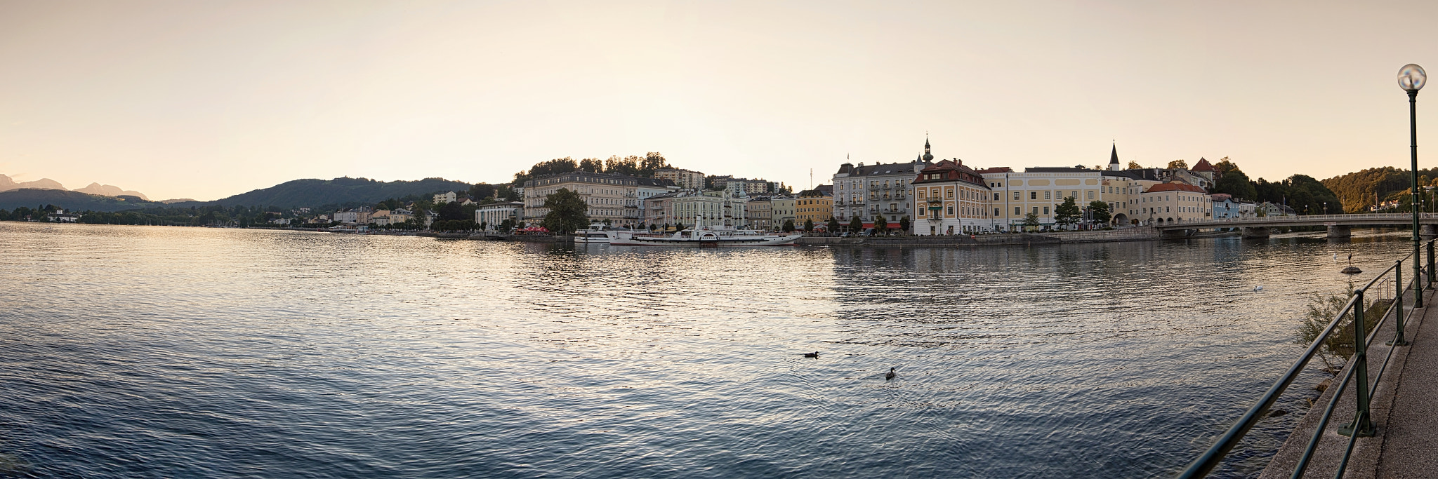 Canon EF 16-35mm F4L IS USM sample photo. Panorama gmunden city photography