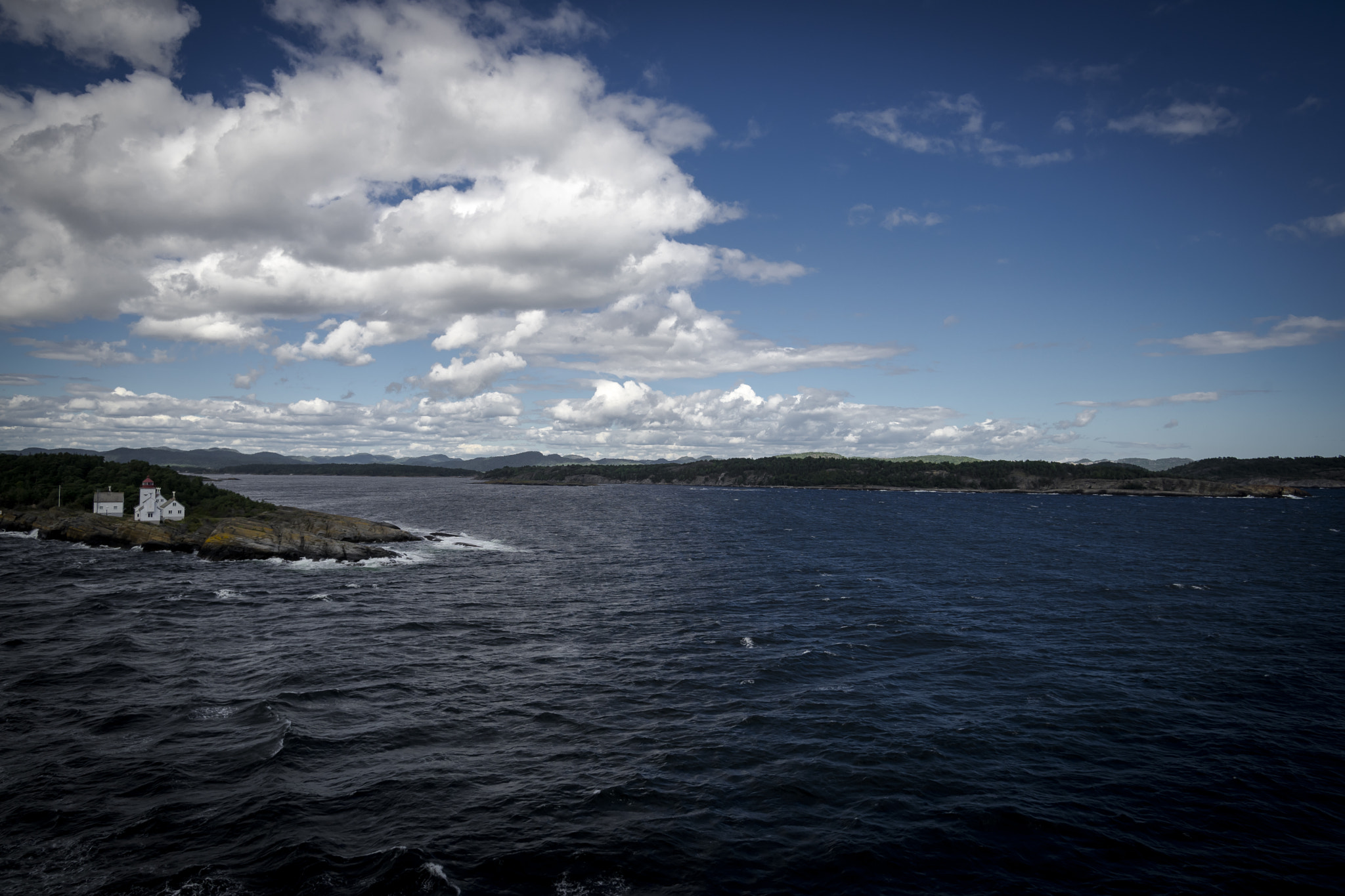 Sony a7 II + Minolta AF 17-35mm F2.8-4 (D) sample photo. Langesund - leaving norway photography