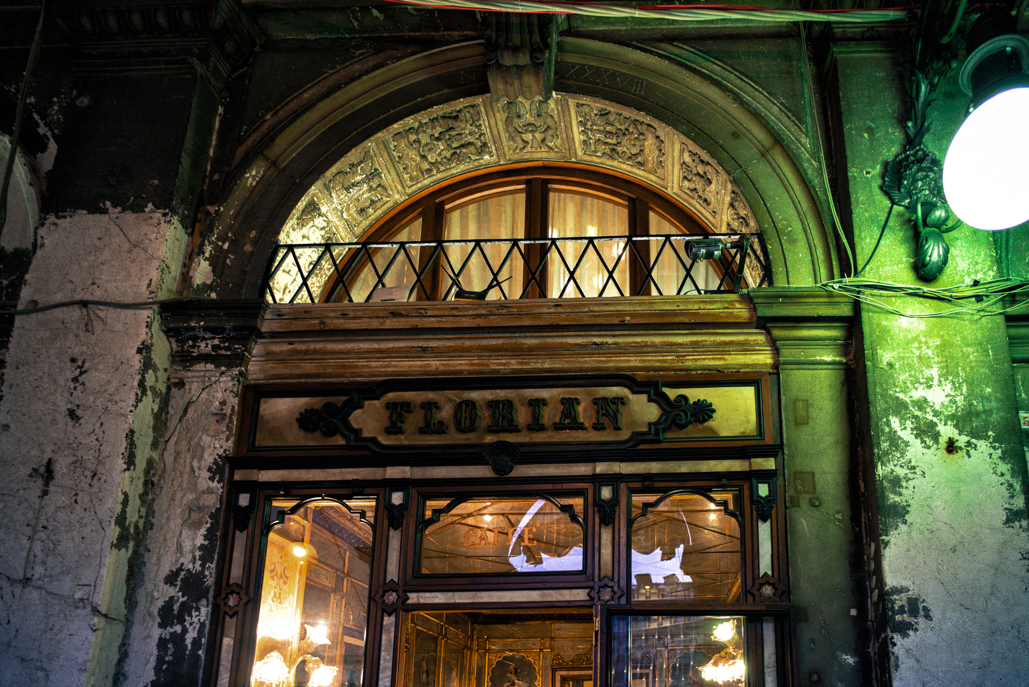 Leica Super-Elmar-M 21mm F3.4 ASPH sample photo. Fragrance of excellence - cafe florian photography