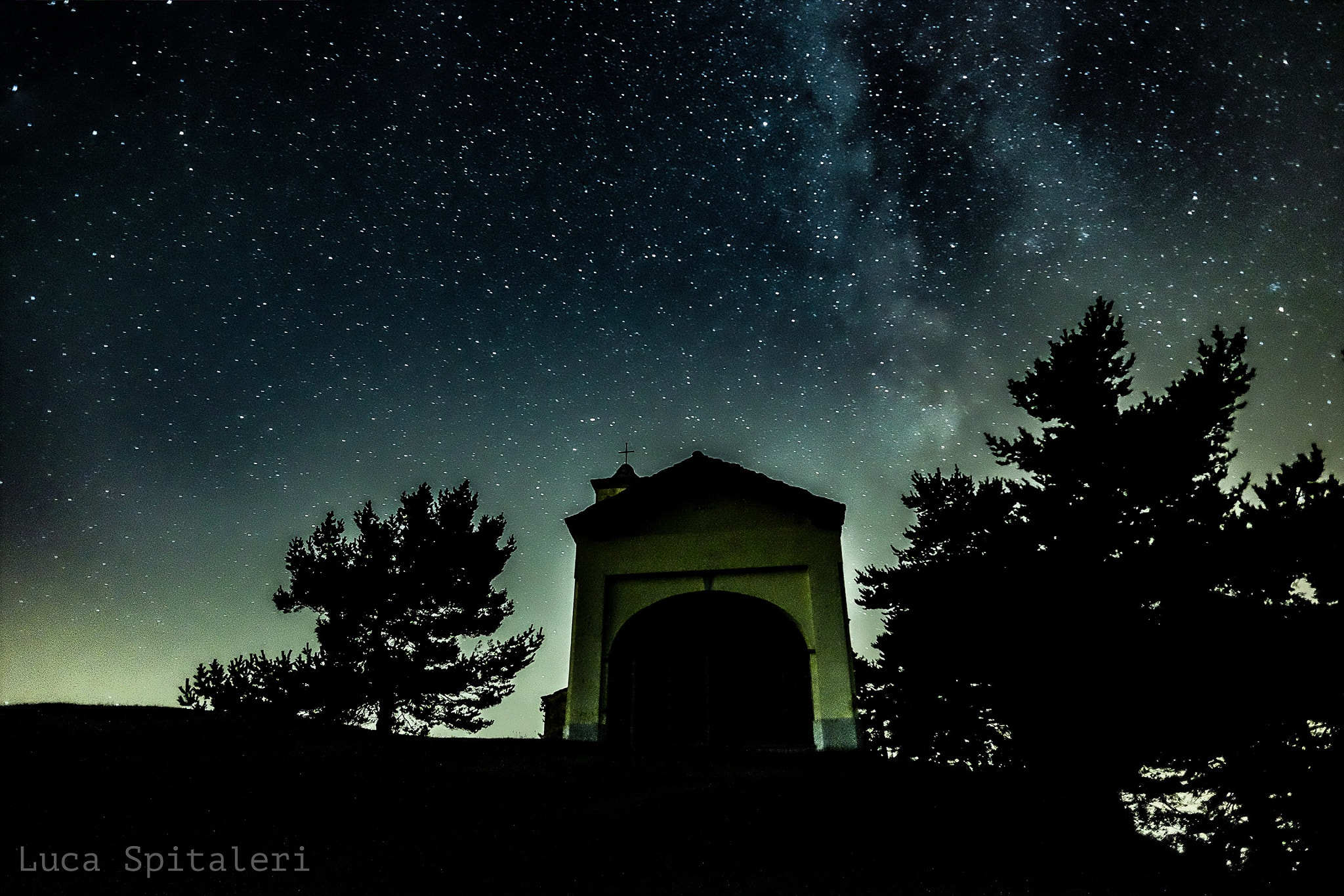 Fujifilm X-E2 + Fujifilm XF 14mm F2.8 R sample photo. Dark photography