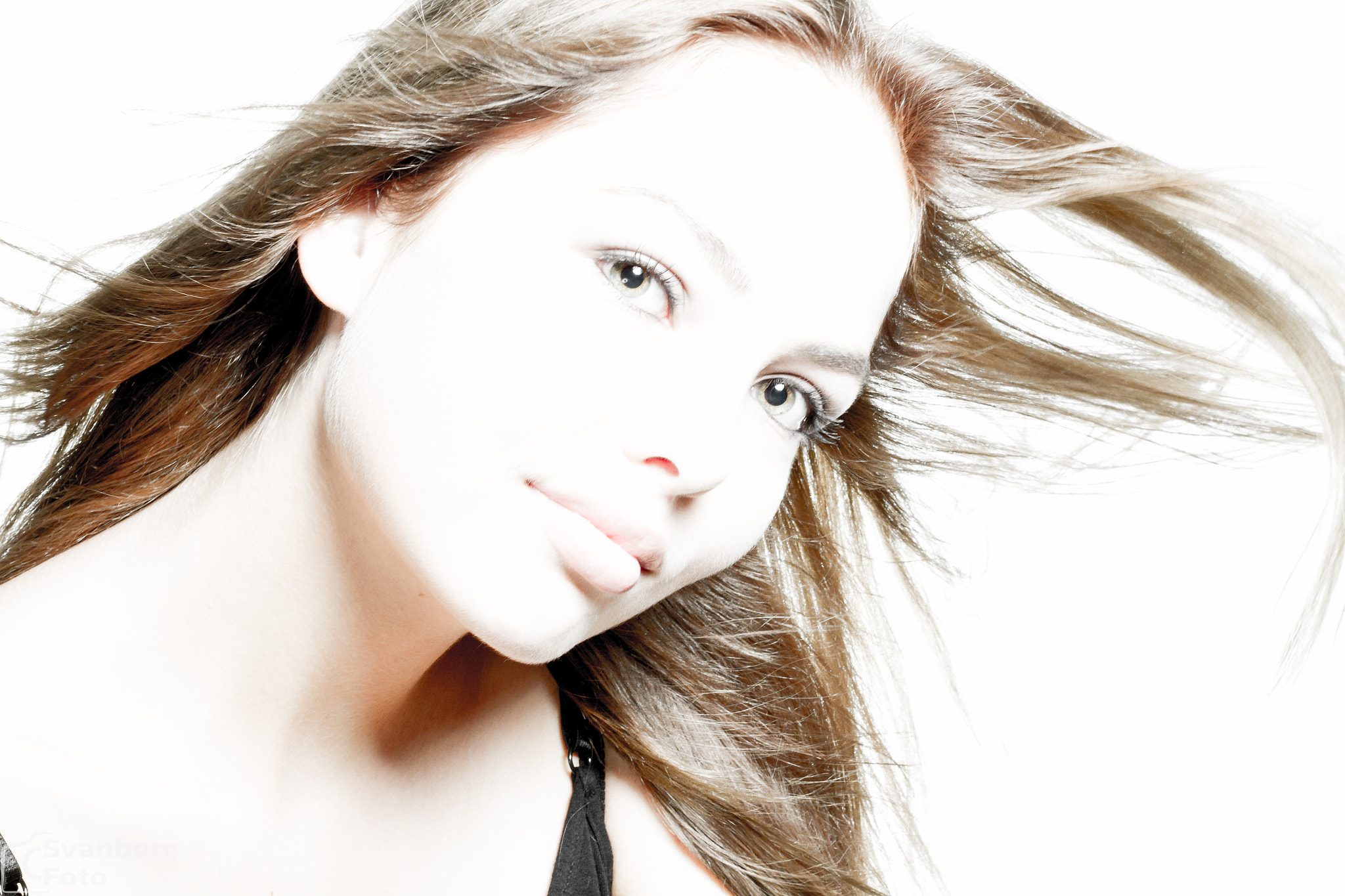 Canon EOS 7D + Canon EF 50mm F1.2L USM sample photo. Tanja overexposed photography