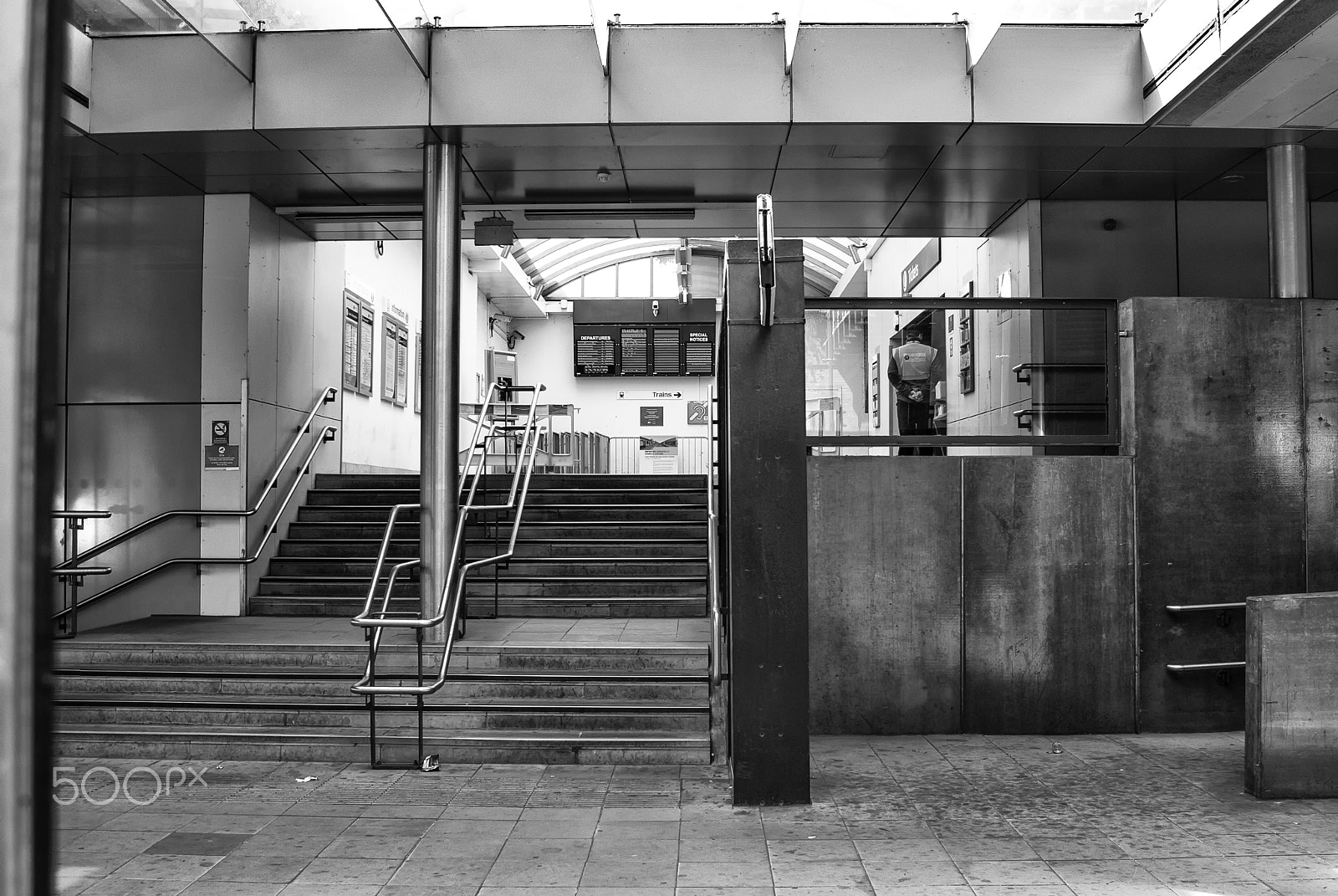 Nikon D200 + Sigma 24-70mm F3.5-5.6 Aspherical HF sample photo. Train station waiting for customers photography