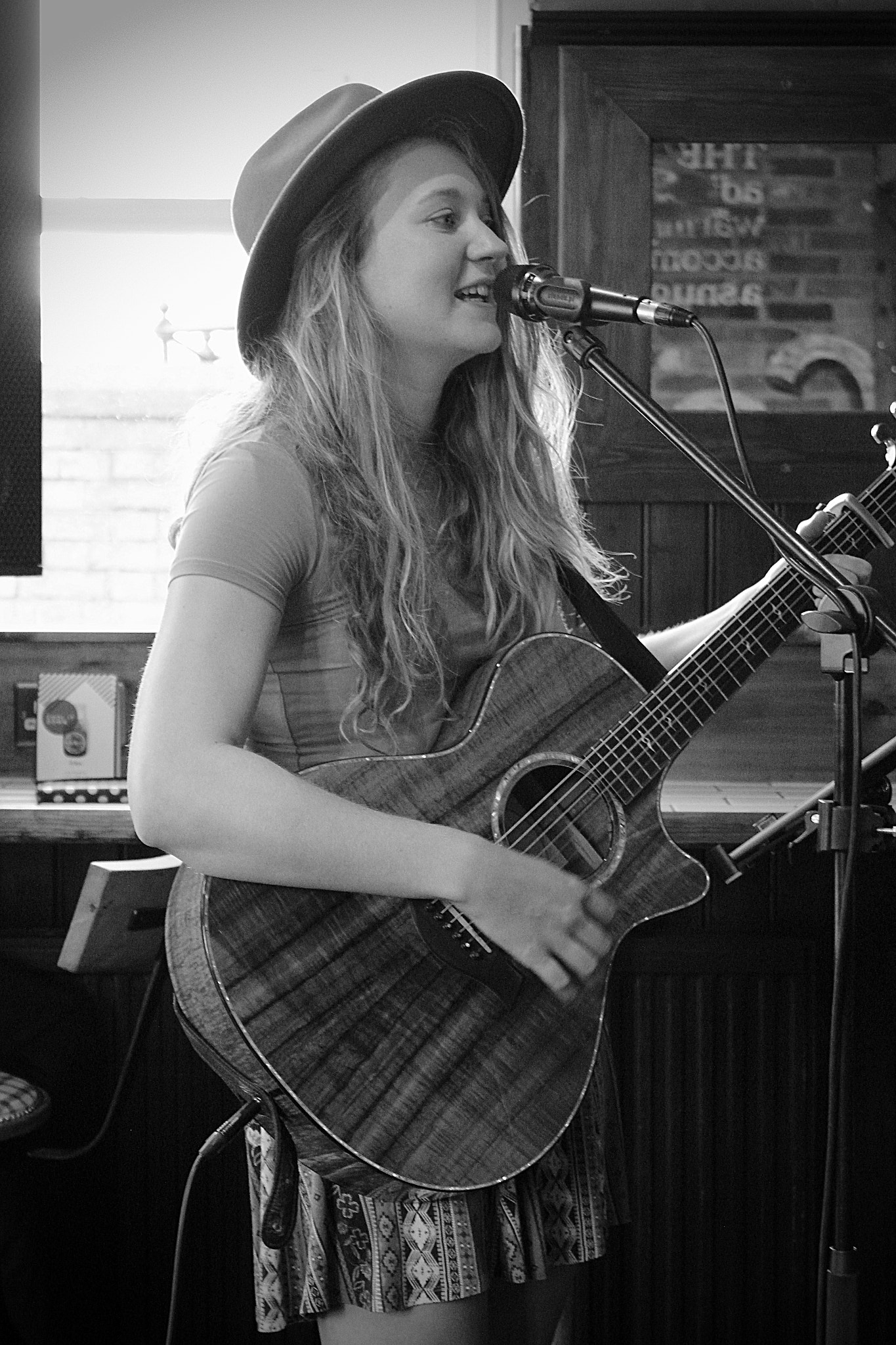 Canon EF-S 18-55mm F3.5-5.6 IS sample photo. Songstress photography