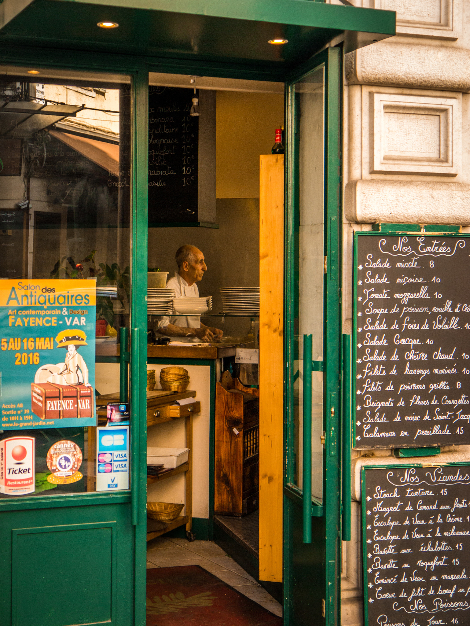 Panasonic Lumix DMC-G3 sample photo. Cafe, cannes photography