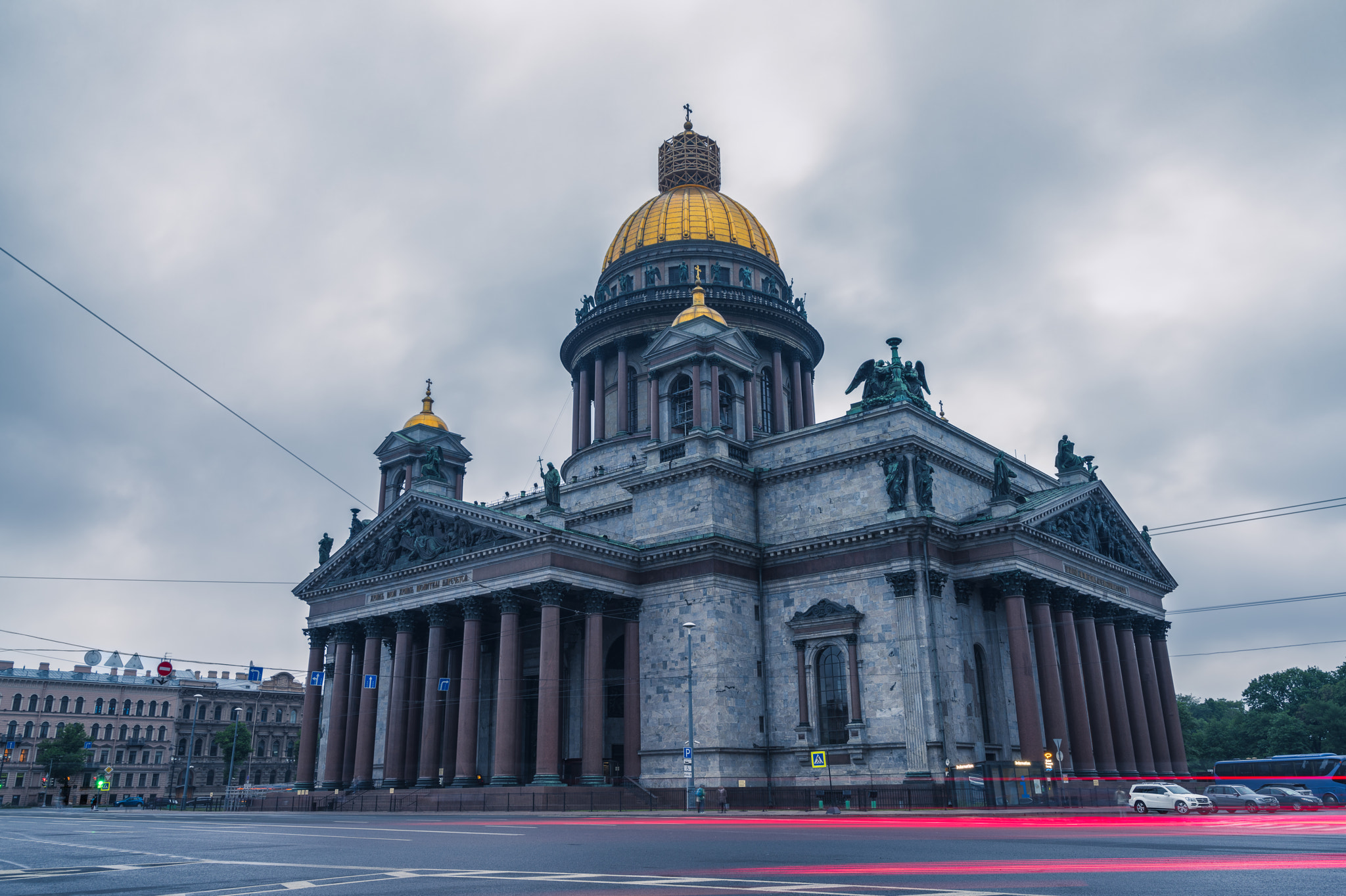 Sony a7R II + Sony Vario-Sonnar T* 16-35mm F2.8 ZA SSM sample photo. Saint isaac's cathedral at twilight photography