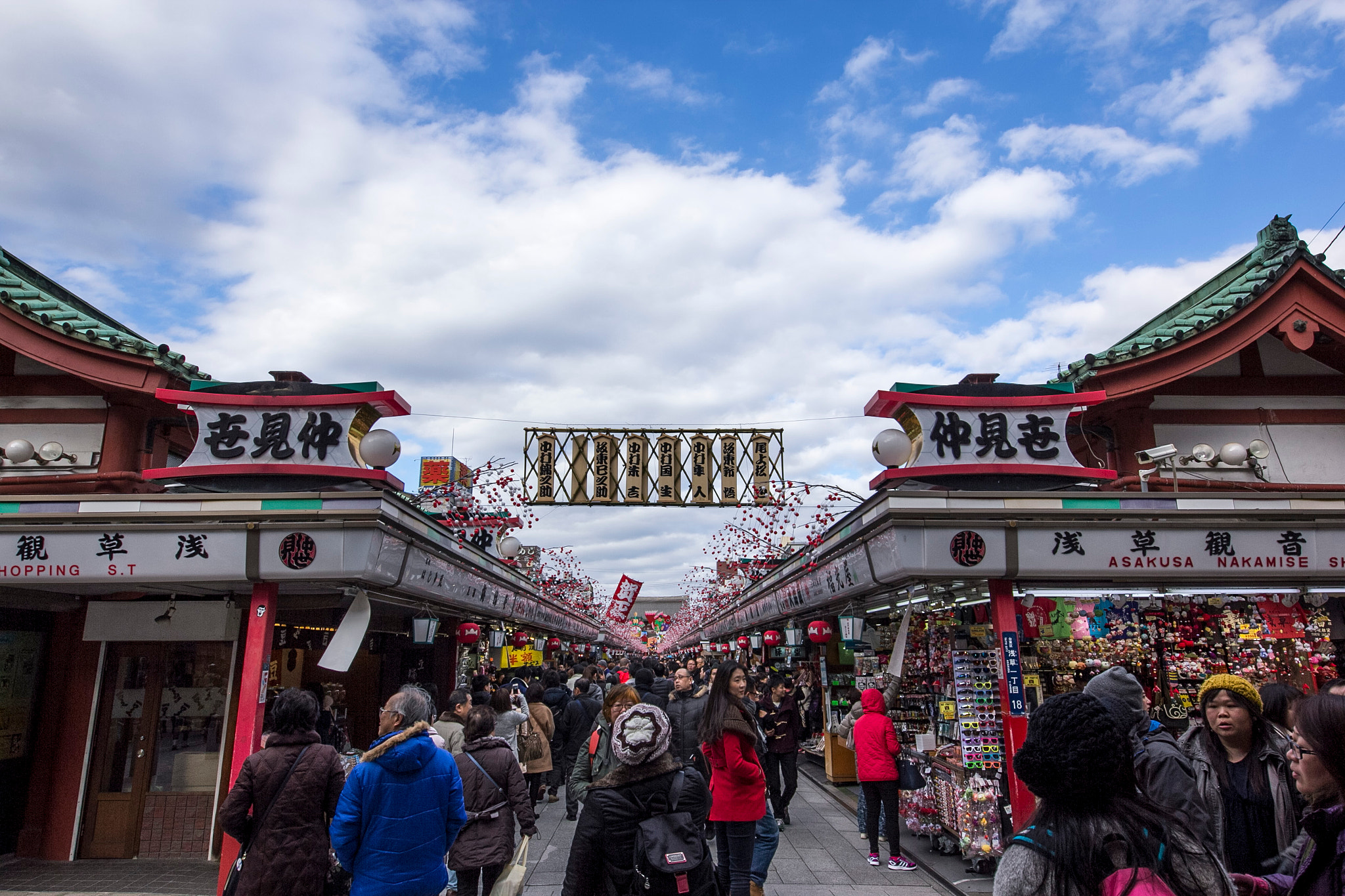 Sigma 12-24mm F4.5-5.6 II DG HSM sample photo. 賑い photography