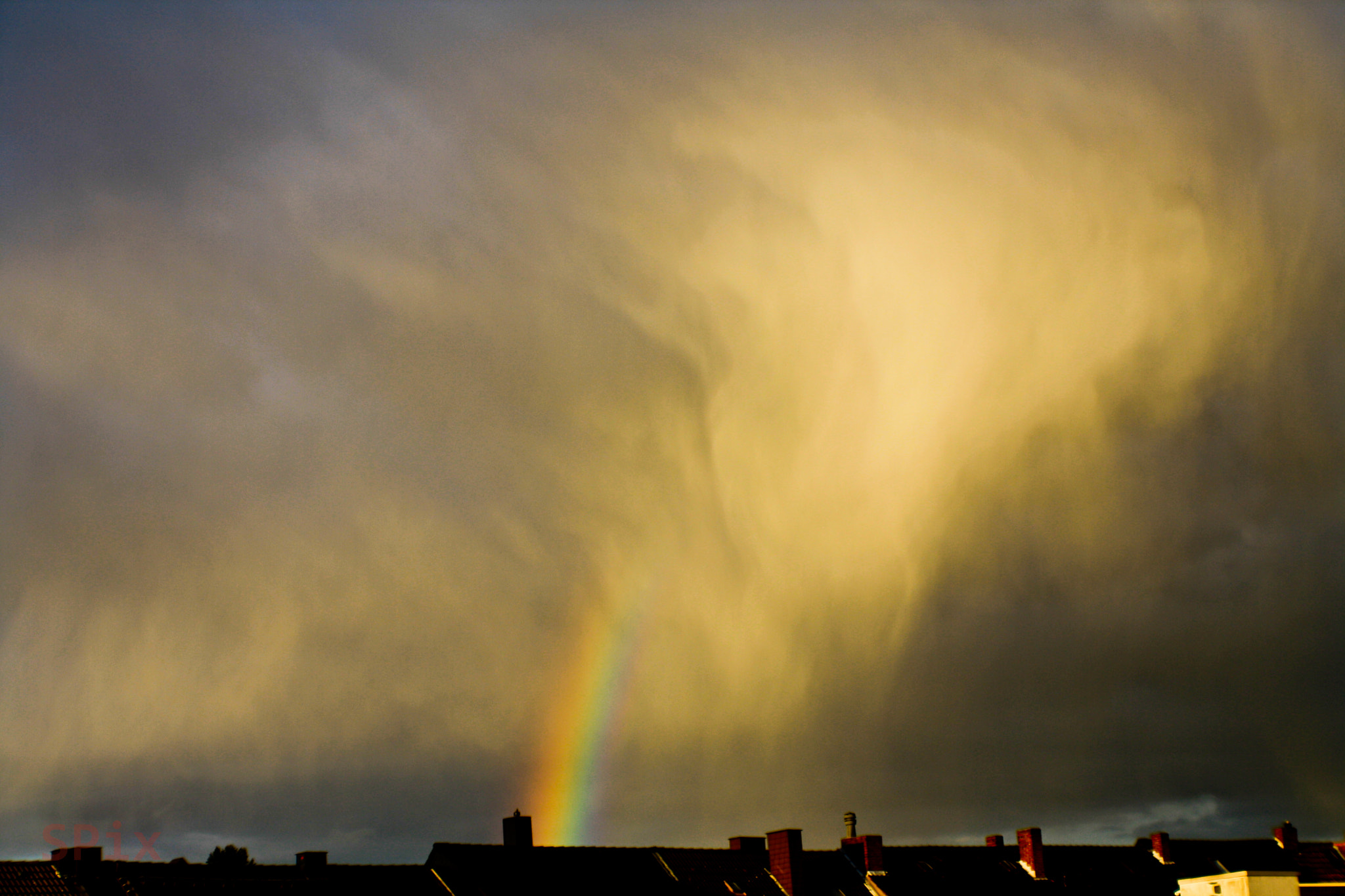 Canon EOS 1000D (EOS Digital Rebel XS / EOS Kiss F) sample photo. Thunderstorm photography