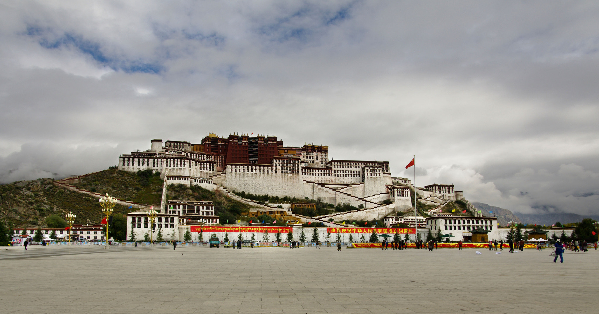 Pentax K-7 + Pentax smc DA 17-70mm F4.0 AL (IF) SDM sample photo. Tibet,potala palace... photography