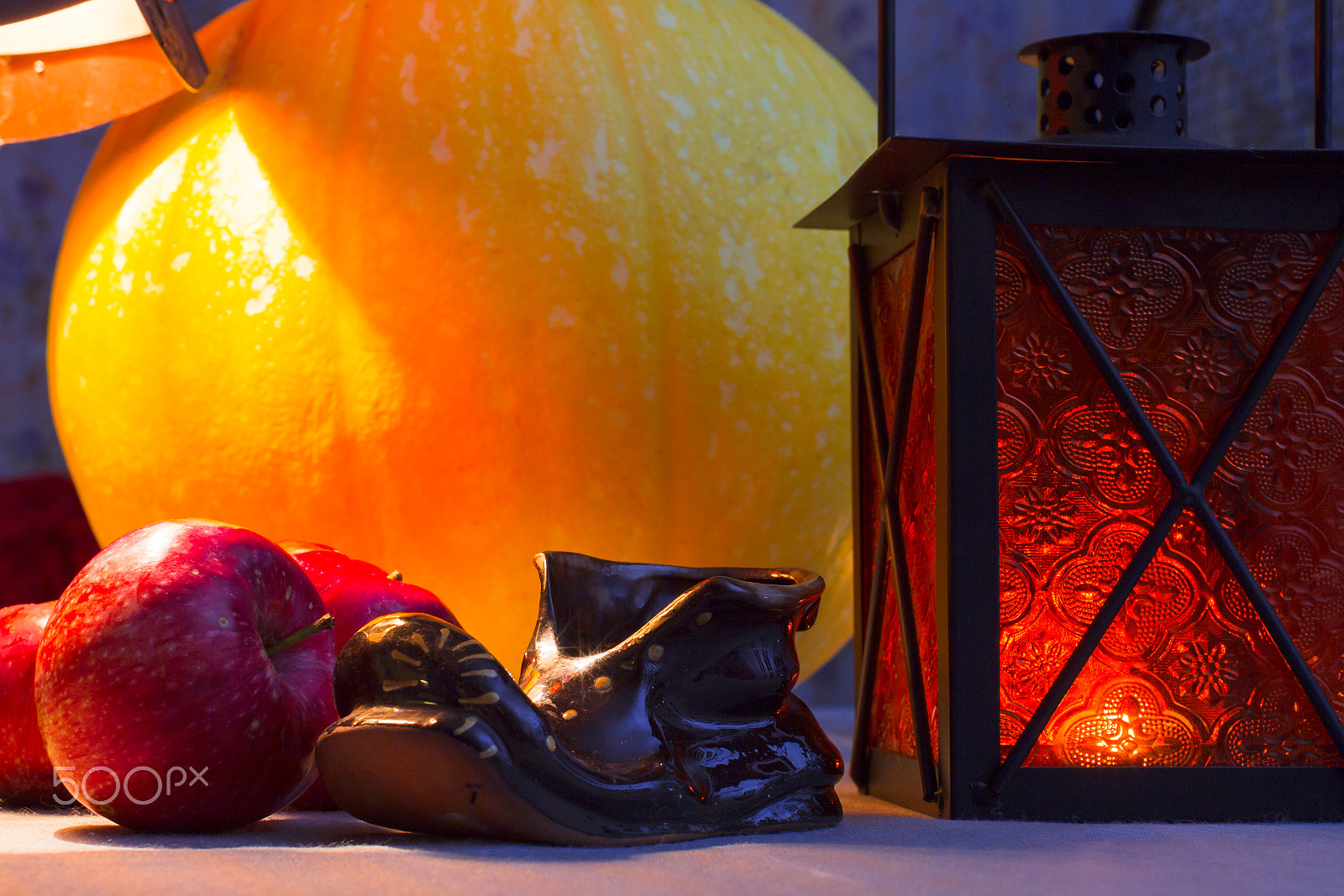 Canon EOS-1D Mark IV sample photo. Halloween - a holiday symbols. not terrible, but delicious. pump photography