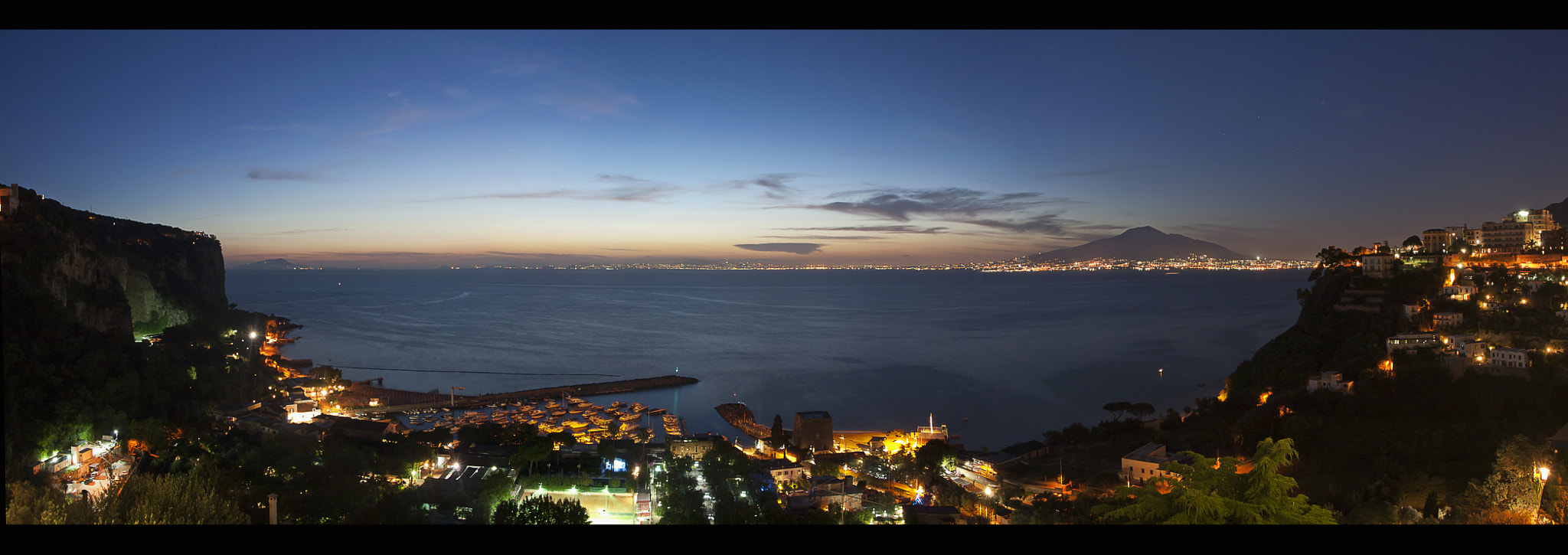 Olympus E-450 (EVOLT E-450) + OLYMPUS 14-42mm Lens sample photo. Gulf of naples from vico equense photography