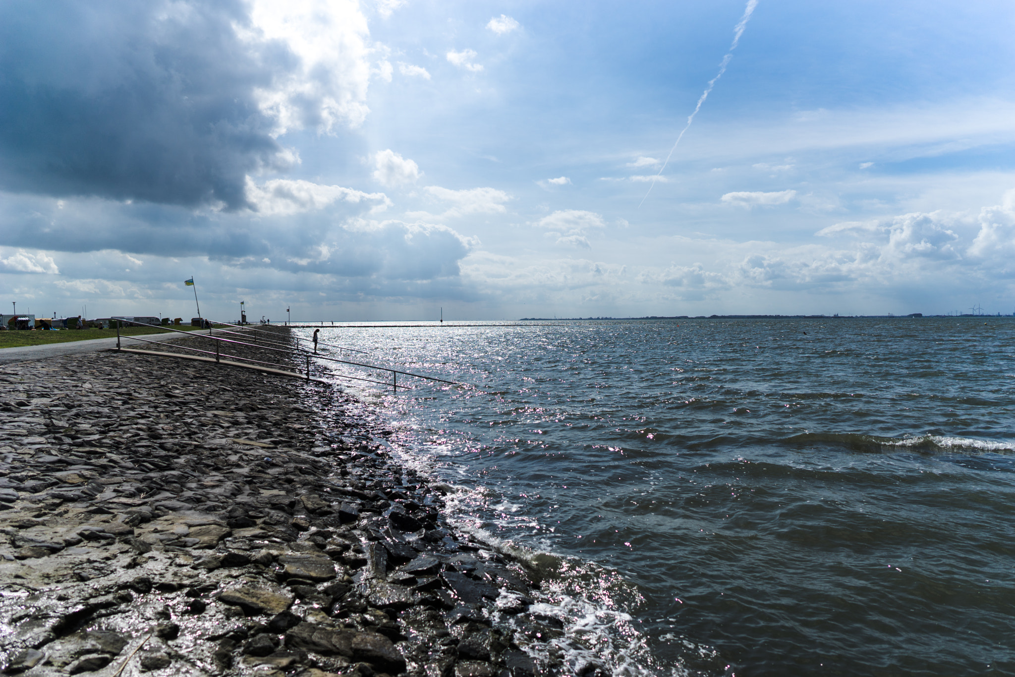 Sony a7 II + ZEISS Batis 25mm F2 sample photo. Before an arriving thunderstorm photography