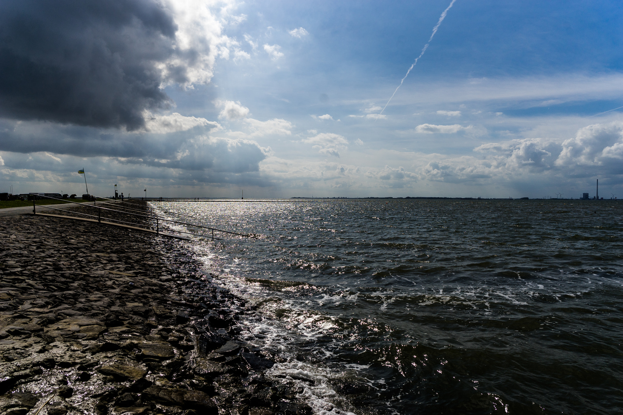 ZEISS Batis 25mm F2 sample photo. Before an arriving thunderstorm photography