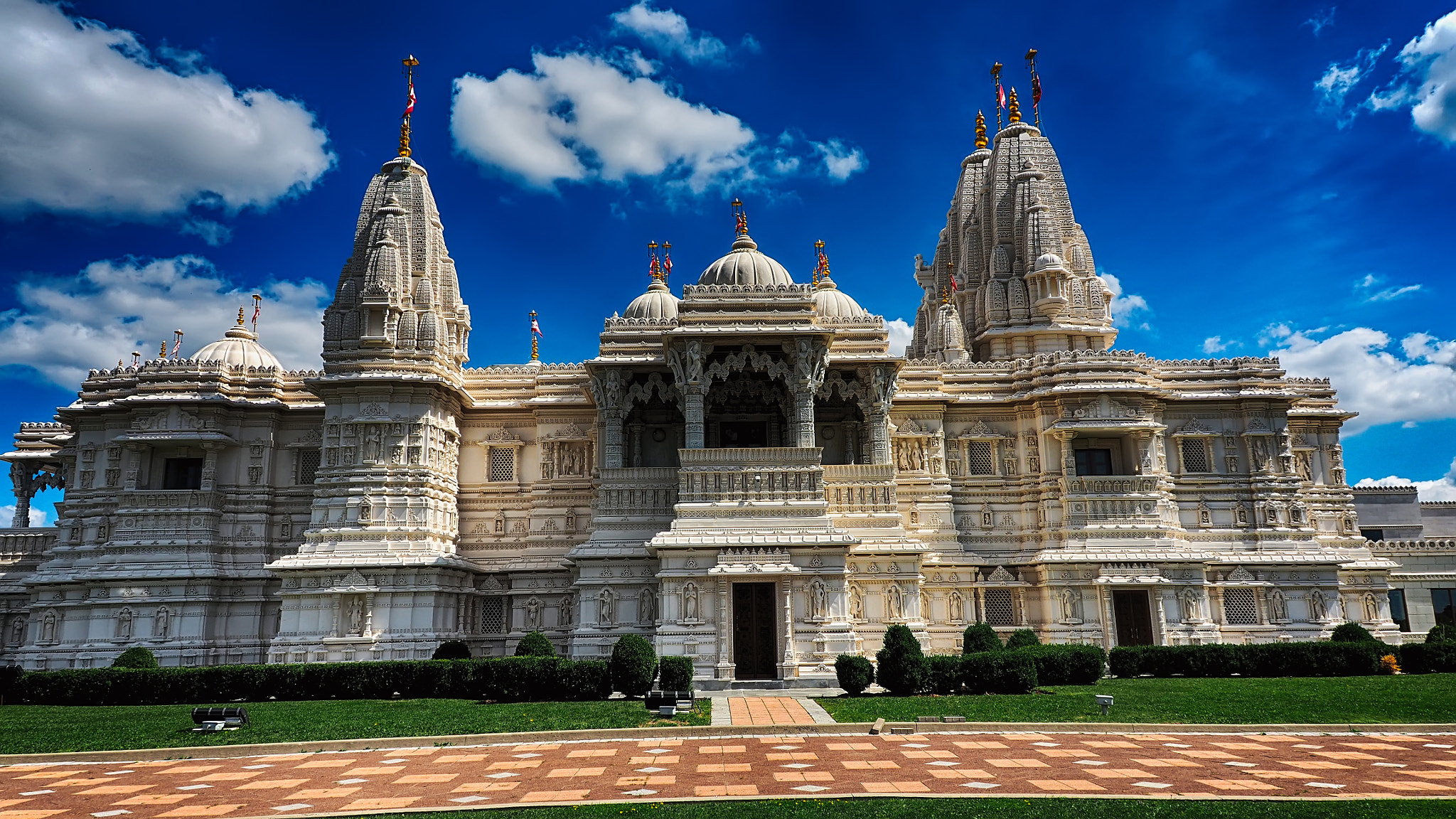 OLYMPUS M.12-50mm F3.5-6.3 sample photo. Baps temple, sideview photography
