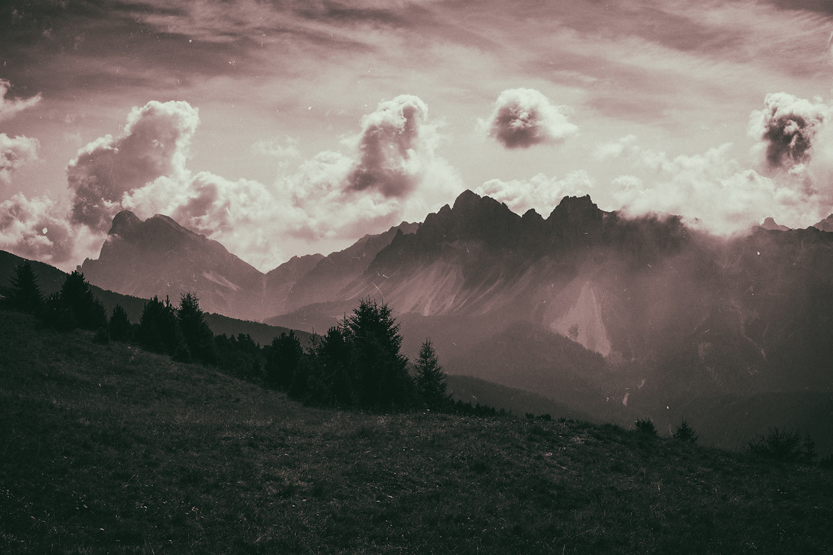 Sony a6000 + Sigma 30mm F1.4 DC DN | C sample photo. Vintage landscape photography